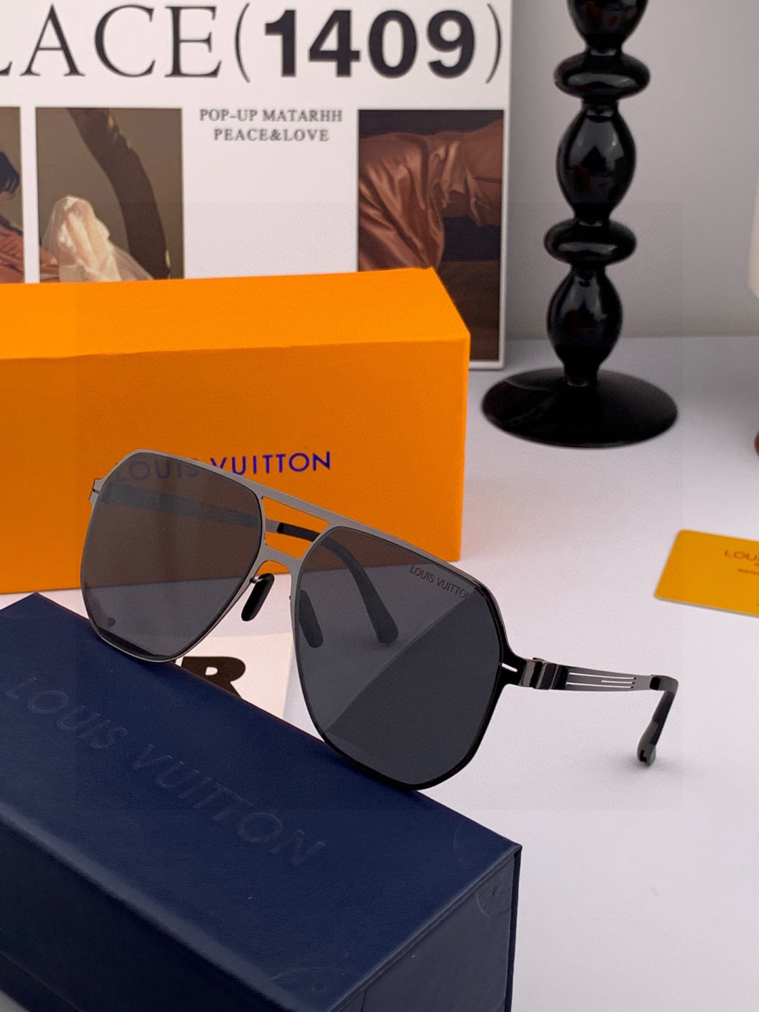 ♦️LV 新款男女情侣款太阳镜多边形墨镜iP电镀永不褪色 超轻超有弹性整幅眼镜无螺丝重要的是压不坏 高清