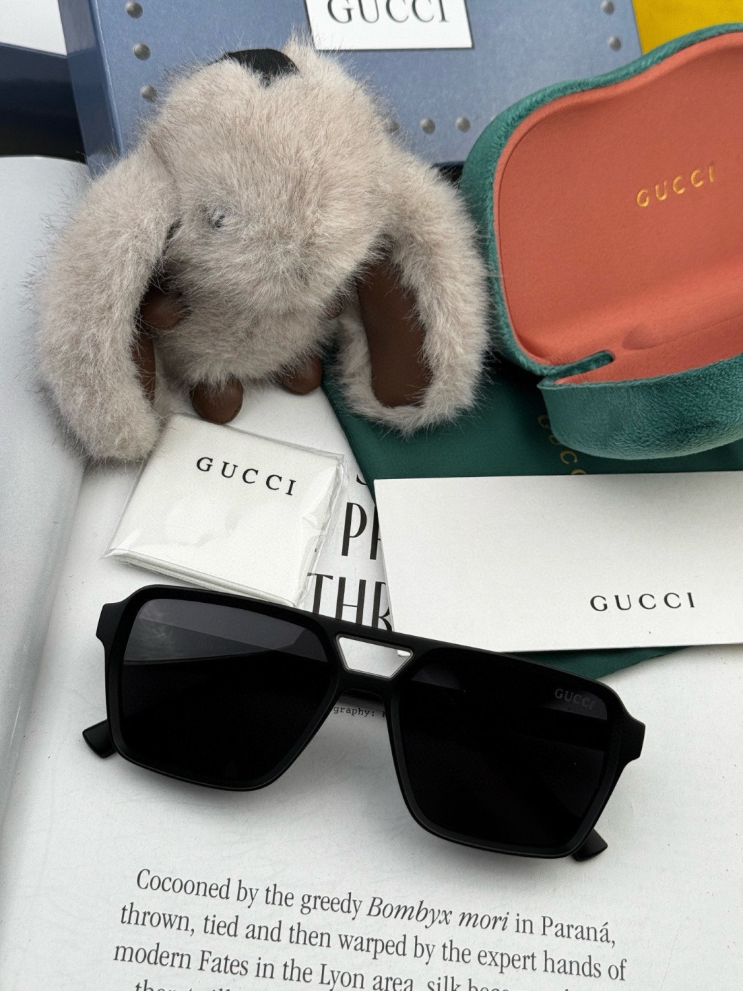 超好看 潮酷【GUCCI】古驰 新款款太阳镜以独特魅力和前卫风格诠释春夏最新眼镜，以方框设计，中梁连体质