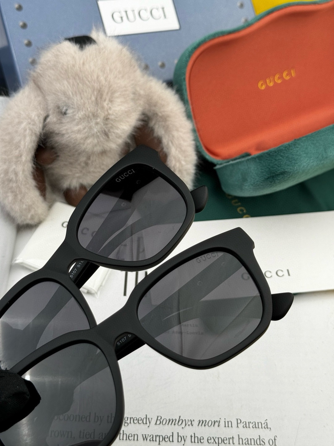 超好看 潮酷【GUCCI】古驰 新款款太阳镜以独特魅力和前卫风格诠释春夏最新眼镜，以方框设计，中梁连体质