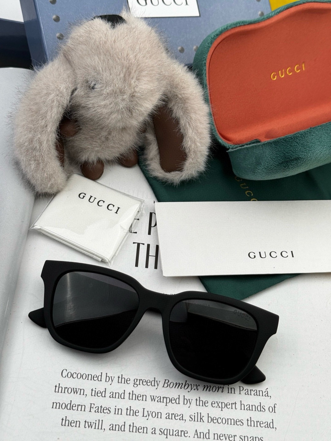 超好看 潮酷【GUCCI】古驰 新款款太阳镜以独特魅力和前卫风格诠释春夏最新眼镜，以方框设计，中梁连体质