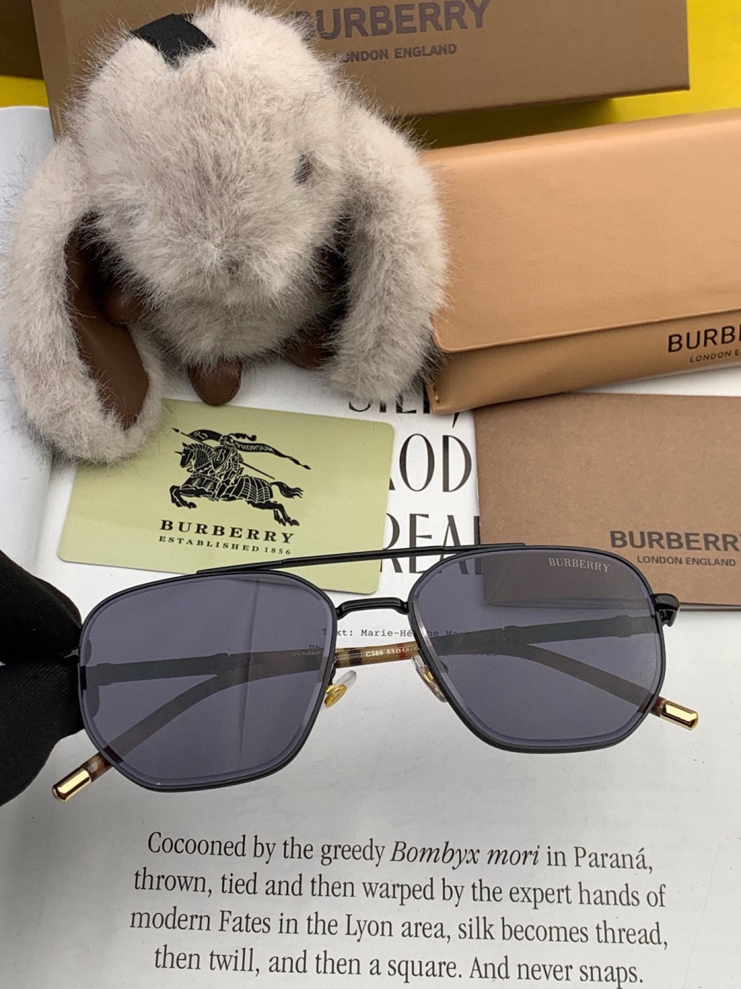 BURBERRY 巴宝莉 男士太阳眼镜 🕶🕶正版蛤蟆 太阳镜💋💋👣👣 高品质 不挑脸 火的狠 🍁🍁💯💯🐝