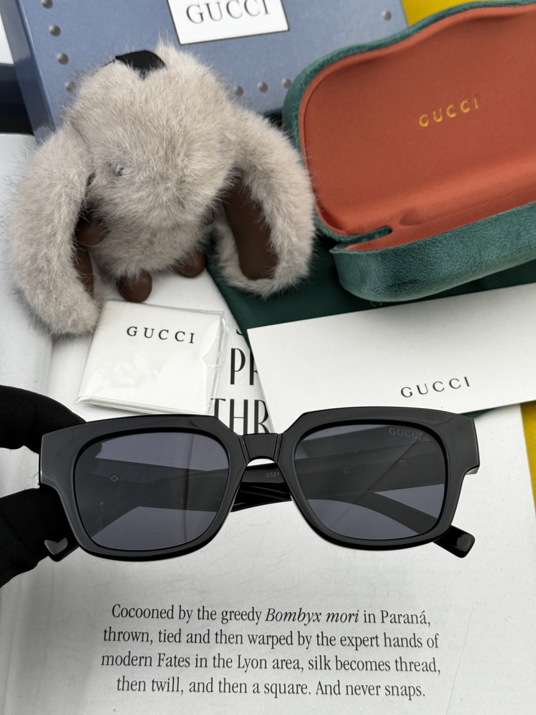超好看 潮酷【GUCCI】古驰 新款款太阳镜以独特魅力和前卫风格诠释春夏最新眼镜，以方框设计，中梁连体质