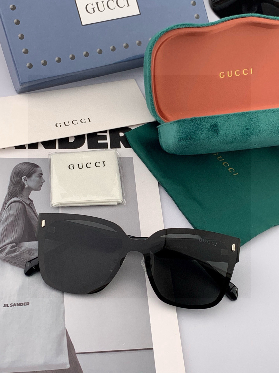 GUCCI  新款连体尼龙偏光太眼镜，情侣款时尚方框太阳镜佩戴舒适网红潮流款墨镜，大气女人范儿，大脸小脸
