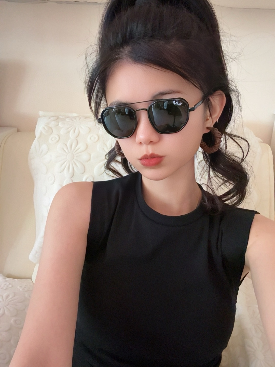 官方同步 品牌:雷朋经典男女士玻璃太阳镜 材质：美国宝丽来高清防爆钢化玻璃镜片 型号：RB2240