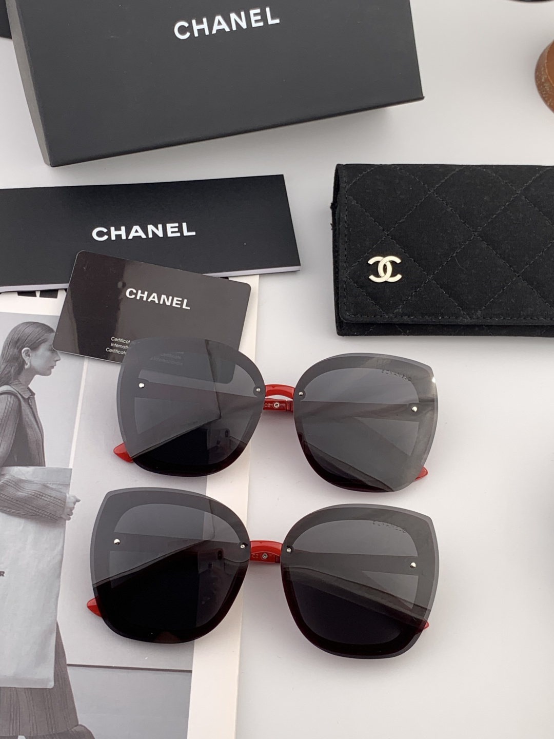 CHANEL香奈儿 开春新款 潮爆流款 时尚圆框太阳镜 高品质 佩戴舒适 网红潮墨款镜 型号X062