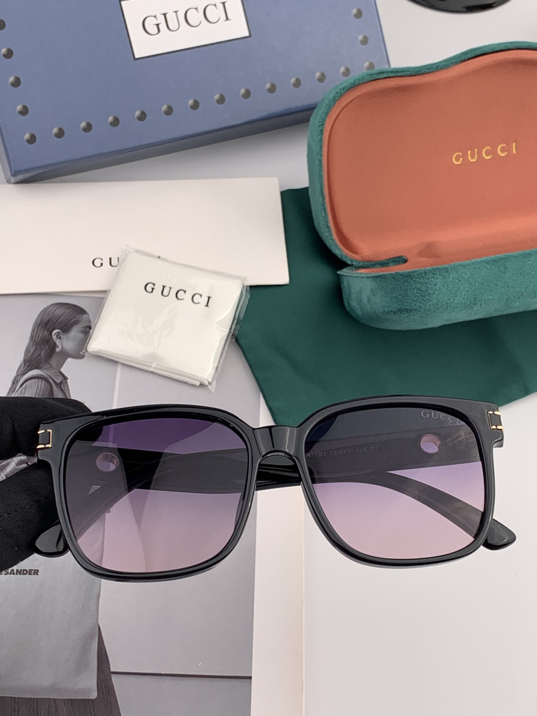 GUCCI 开春新款 最新款方框太阳镜 各路网红纷纷带起气场满分‼️ 俏皮甜美.上脸效果更佳.金属质感超