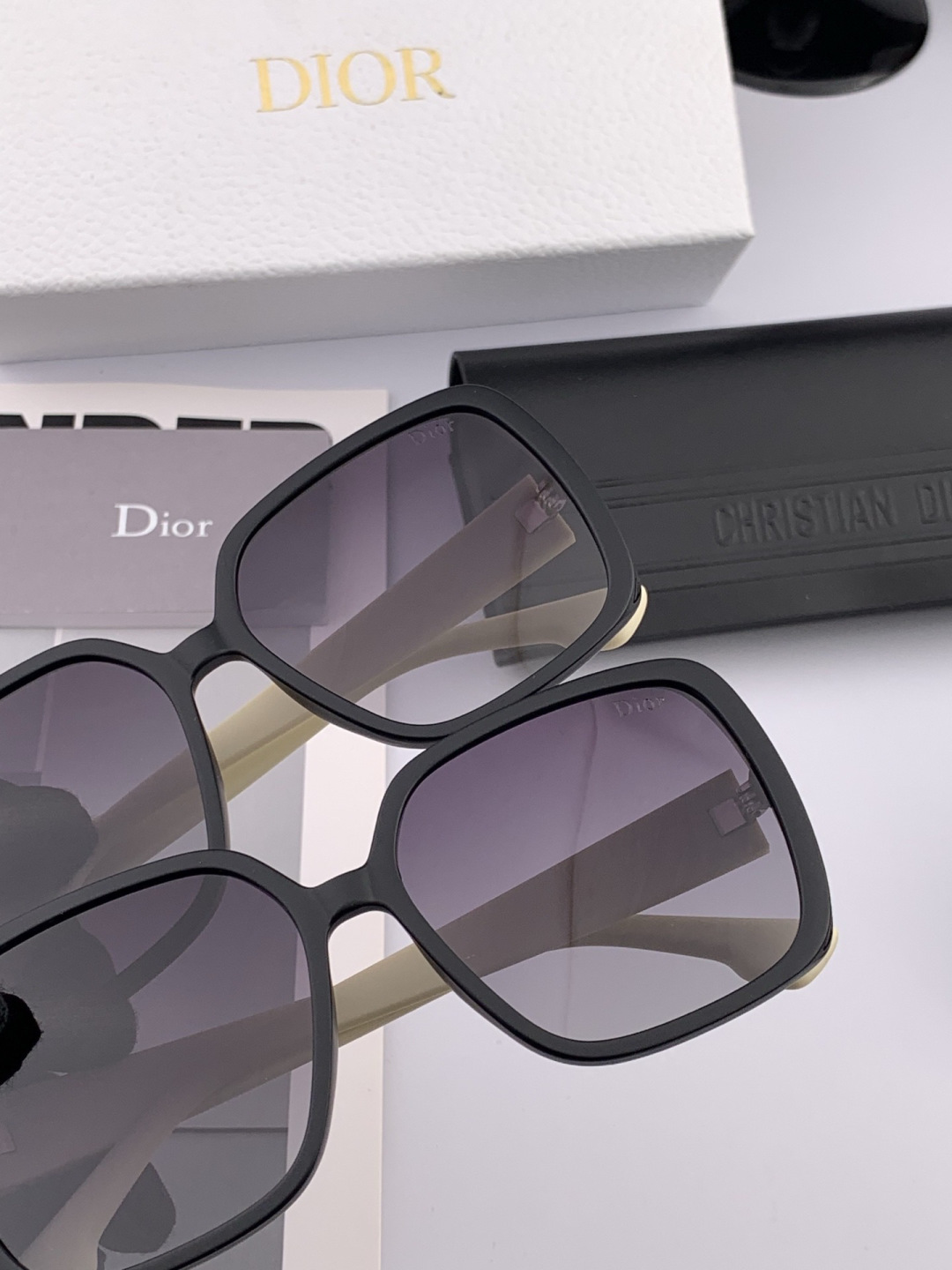🔺 【DIOR-迪奥】开春新款 潮流爆款 时尚方框偏光太阳镜 高品质 佩戴舒适 网红潮款墨镜 型号：D7