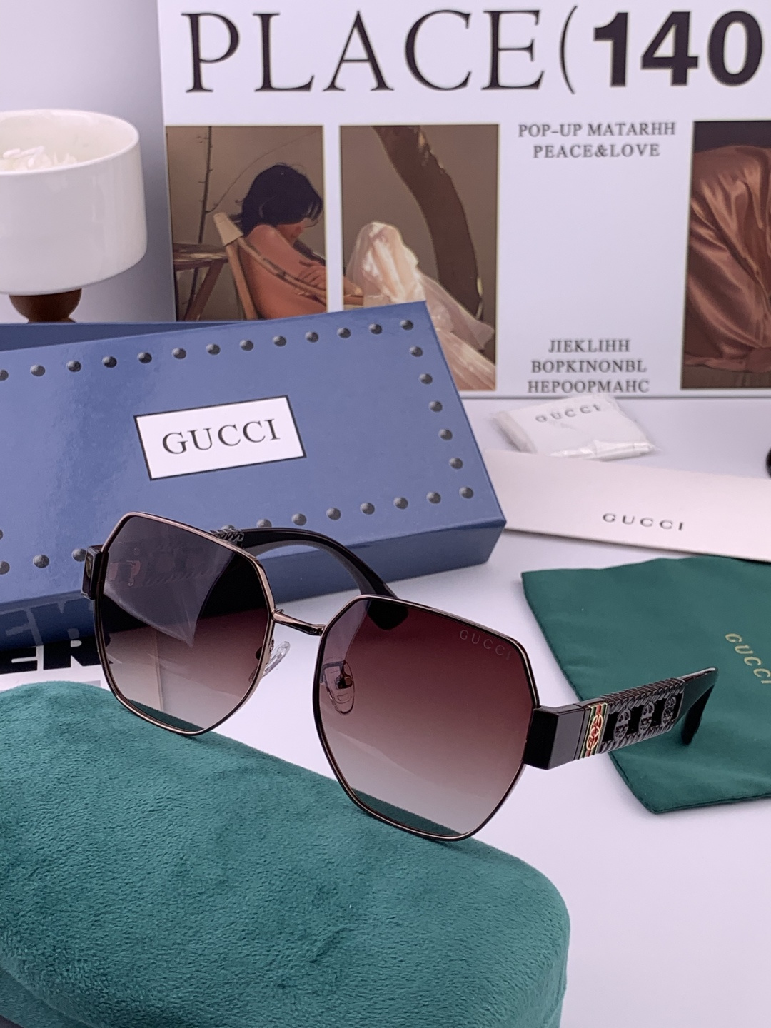 GUCCI 开春新款 最新款方框太阳镜 各路网红纷纷带起气场满分‼️ 俏皮甜美.上脸效果更佳.金属质感超