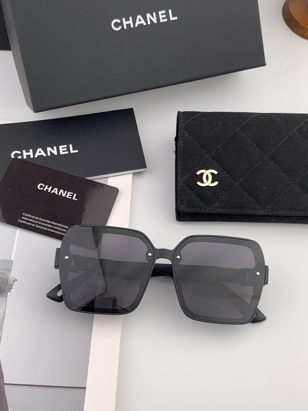 【CHANEL】香奈儿 新款潮流爆款 时尚方框太阳镜 佩戴舒适 网红潮款墨镜 女士高清加厚偏光太阳镜🕶️