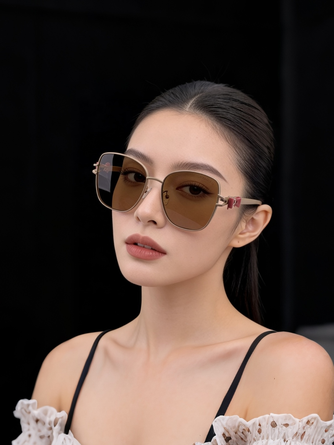 新品CHANEL 香奈儿太阳镜以独特魅力和前卫风格诠释春夏最新眼镜，质感超好佩带舒适 型号：CH4759