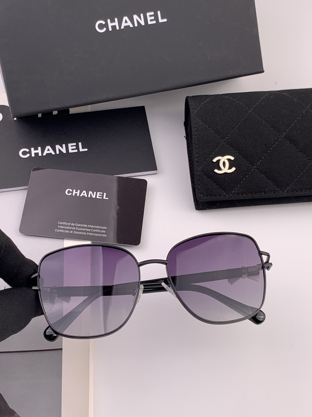 新品CHANEL 香奈儿太阳镜以独特魅力和前卫风格诠释春夏最新眼镜，质感超好佩带舒适 型号：CH4759