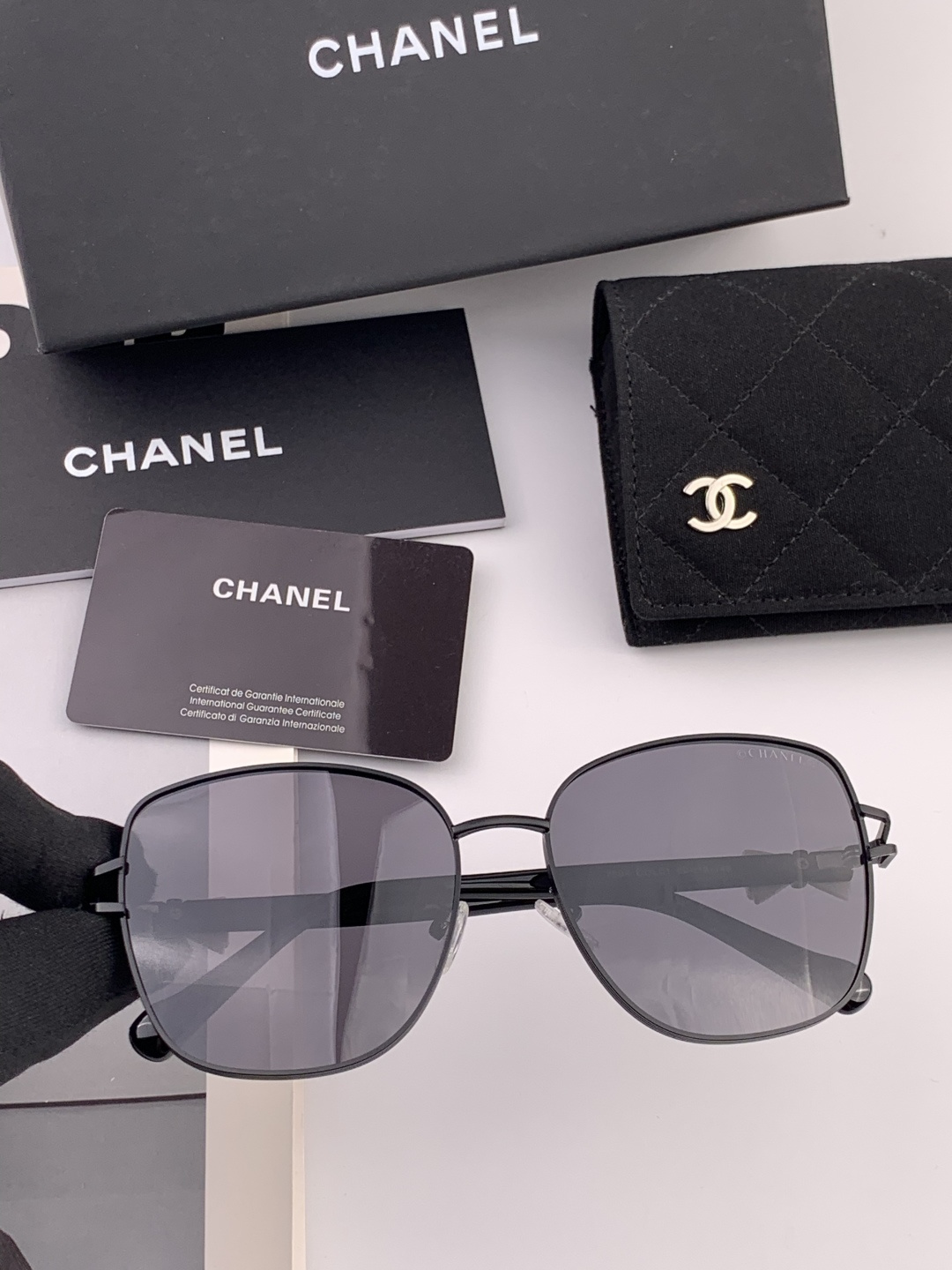 新品CHANEL 香奈儿太阳镜以独特魅力和前卫风格诠释春夏最新眼镜，质感超好佩带舒适 型号：CH4759