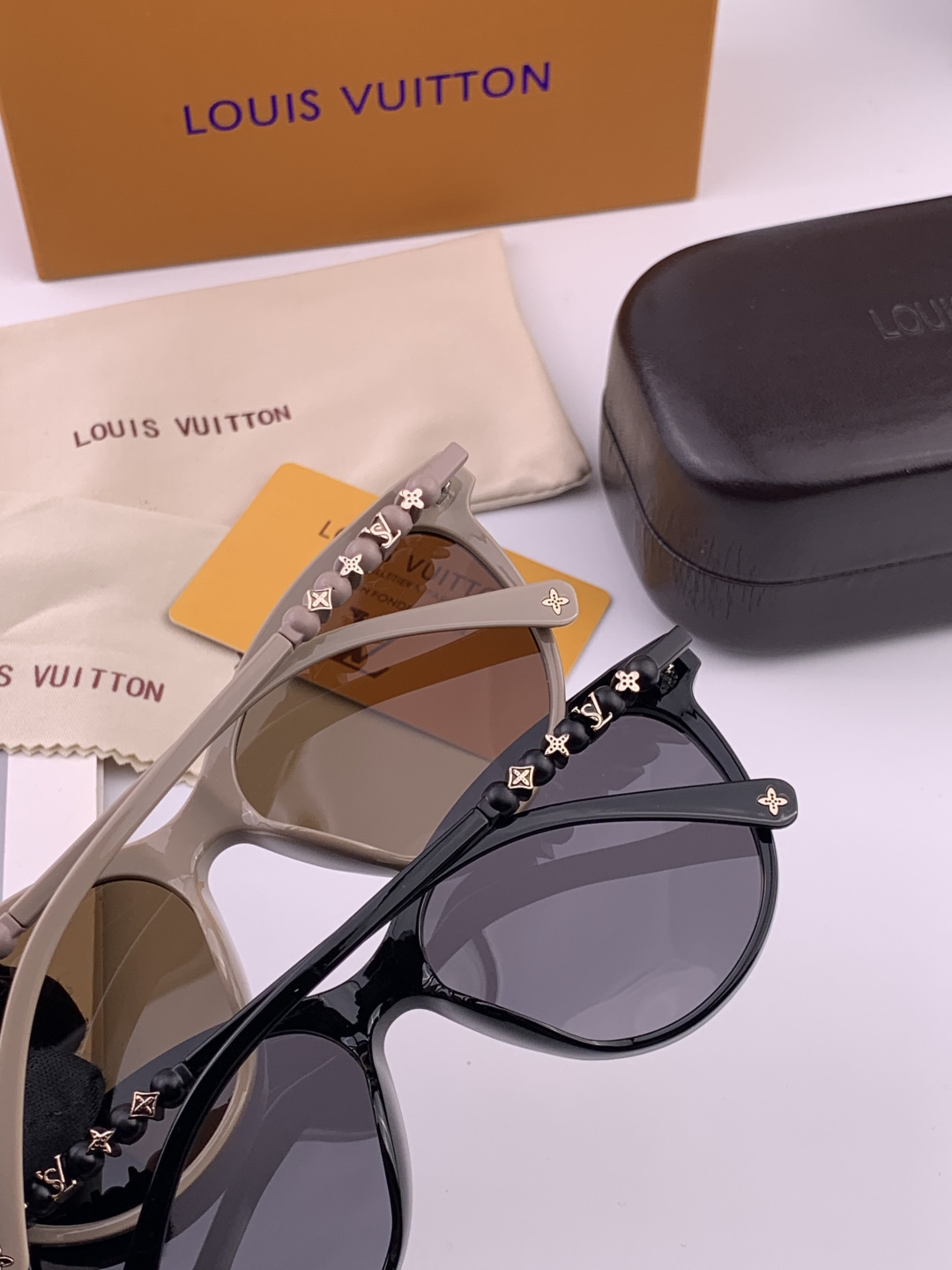 LV 。  高品质男女款墨镜   👍 进口宝丽来偏光镜片  。蛤蟆镜 开车钓鱼都可 。百搭显瘦墨镜韩版男