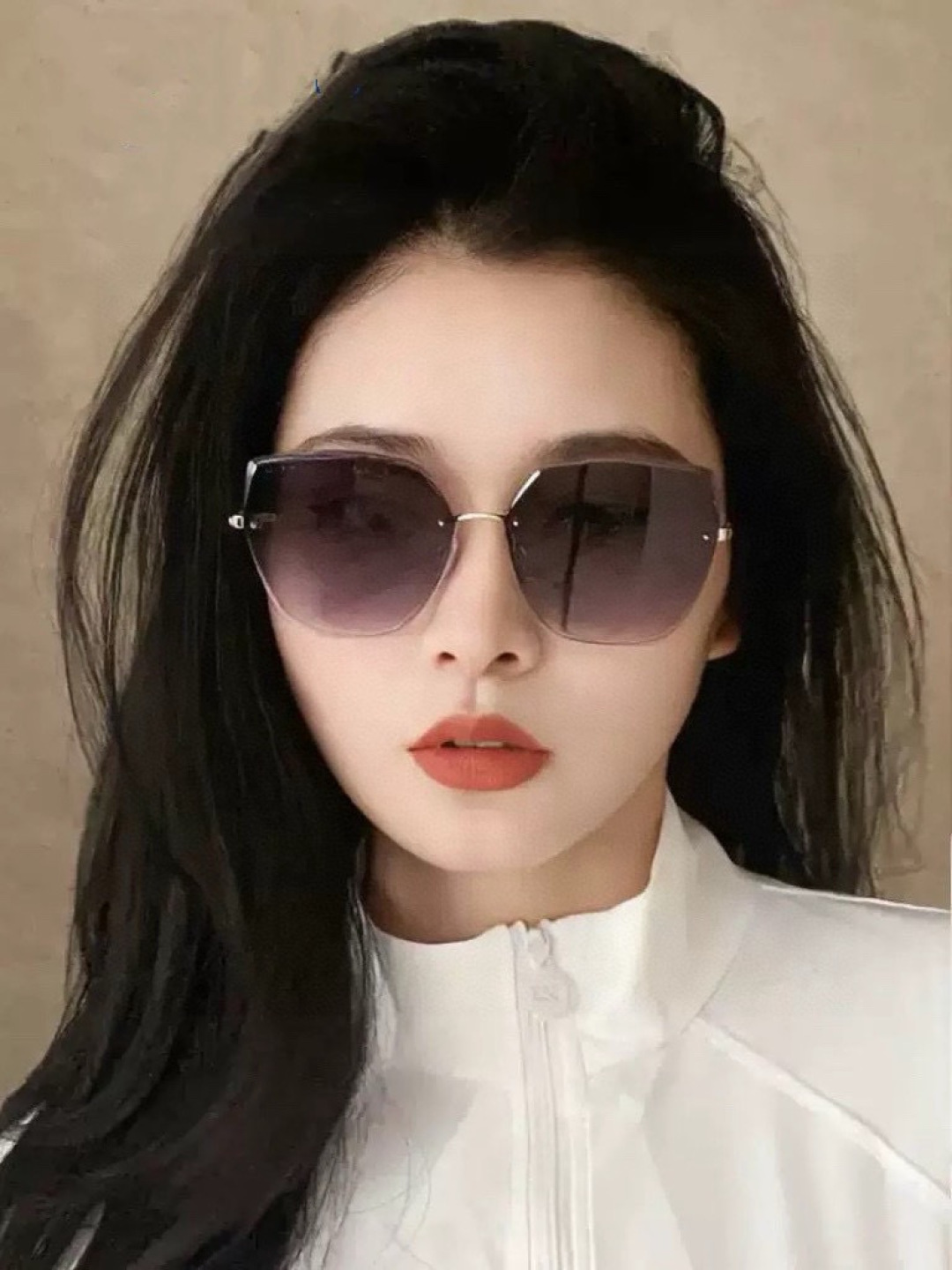 GUCCI 开春新款 最新款无框太阳镜 各路网红纷纷带起气场满分‼️ 俏皮甜美.上脸效果更佳.金属质感超