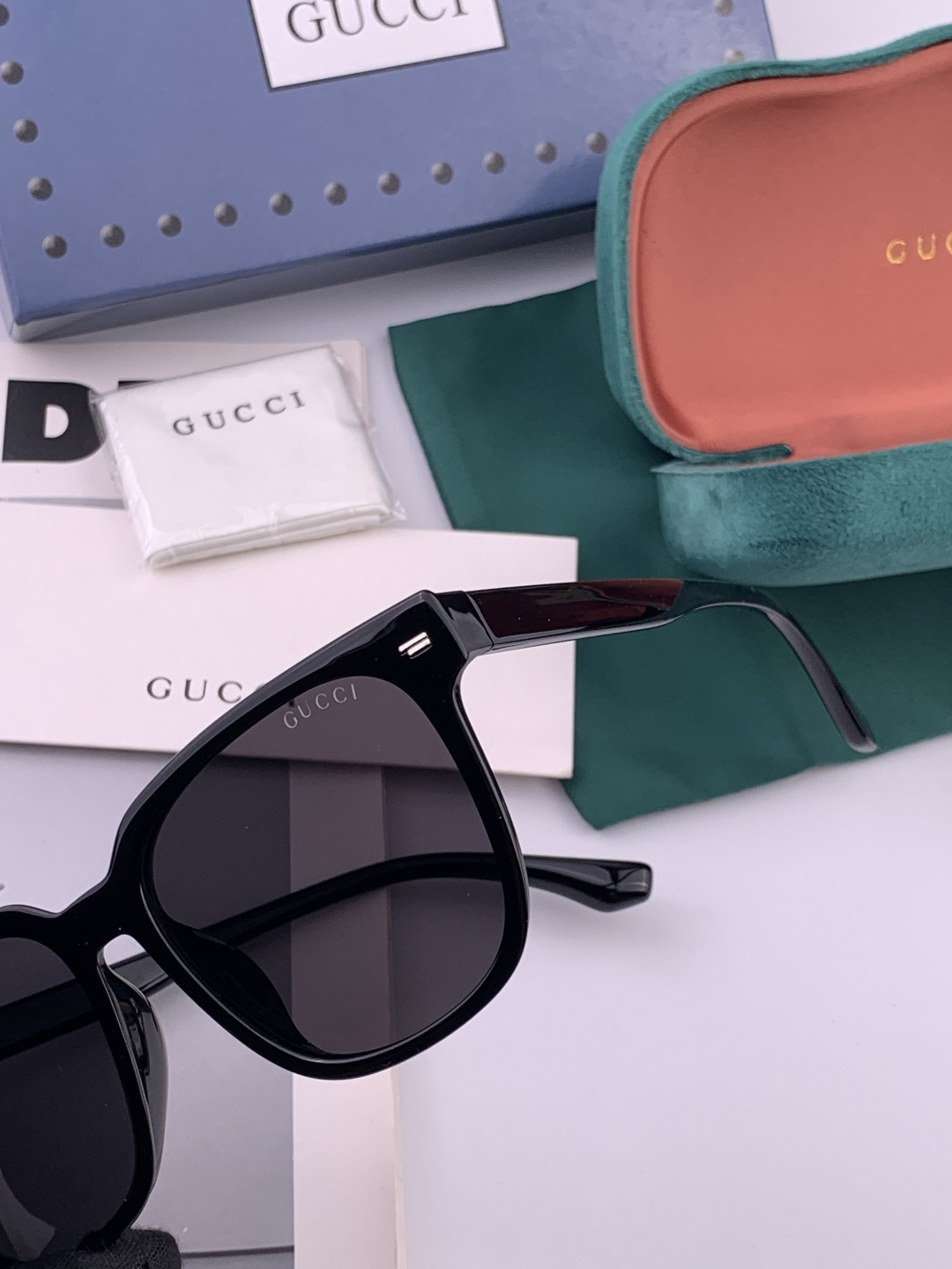 GUCCI  新款偏光太眼镜，情侣款时尚方框太阳镜佩戴舒适网红潮流款墨镜，大气女人范儿，大脸小脸都好看 