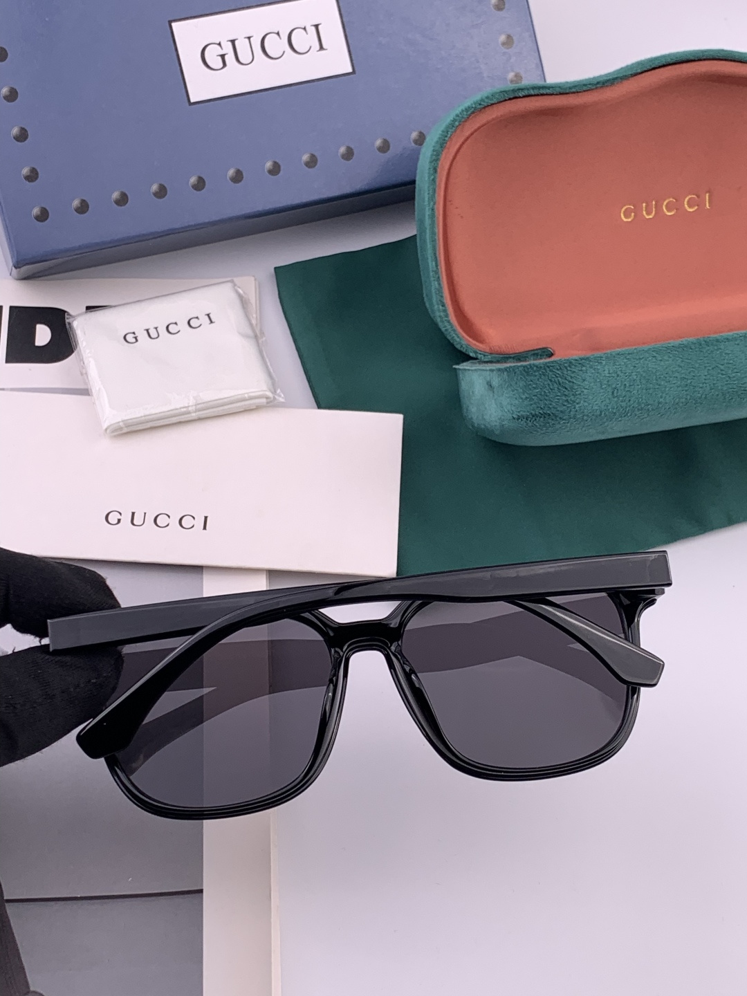 GUCCI  新款偏光太眼镜，情侣款时尚方框太阳镜佩戴舒适网红潮流款墨镜，大气女人范儿，大脸小脸都好看 