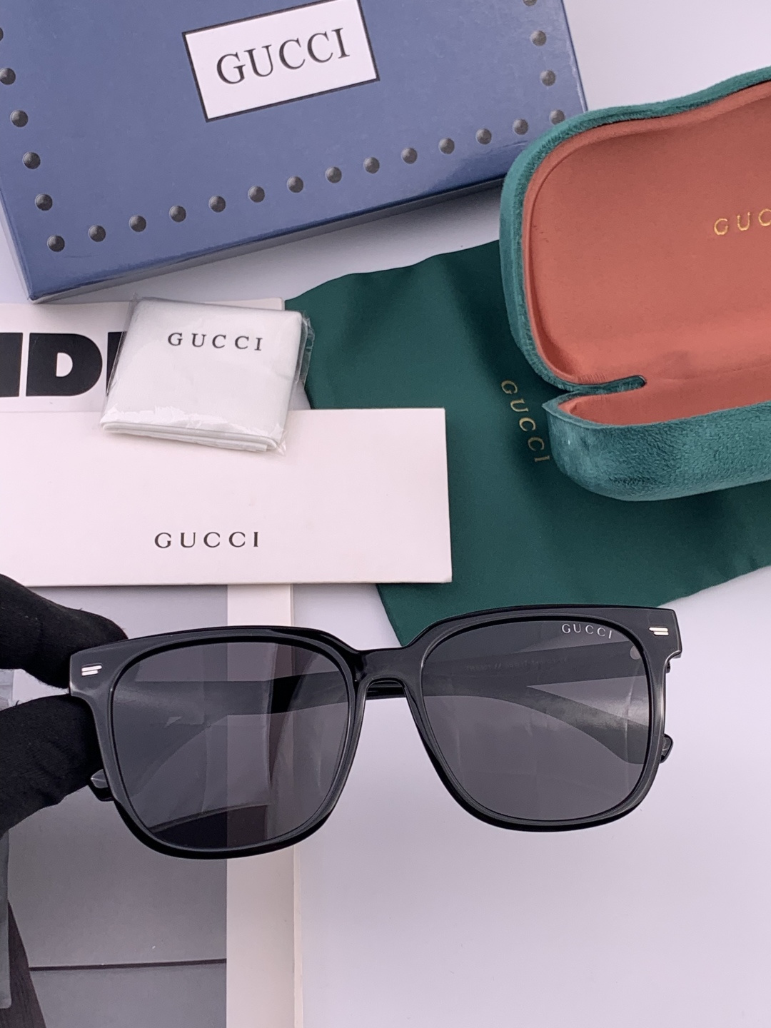 GUCCI  新款偏光太眼镜，情侣款时尚方框太阳镜佩戴舒适网红潮流款墨镜，大气女人范儿，大脸小脸都好看 