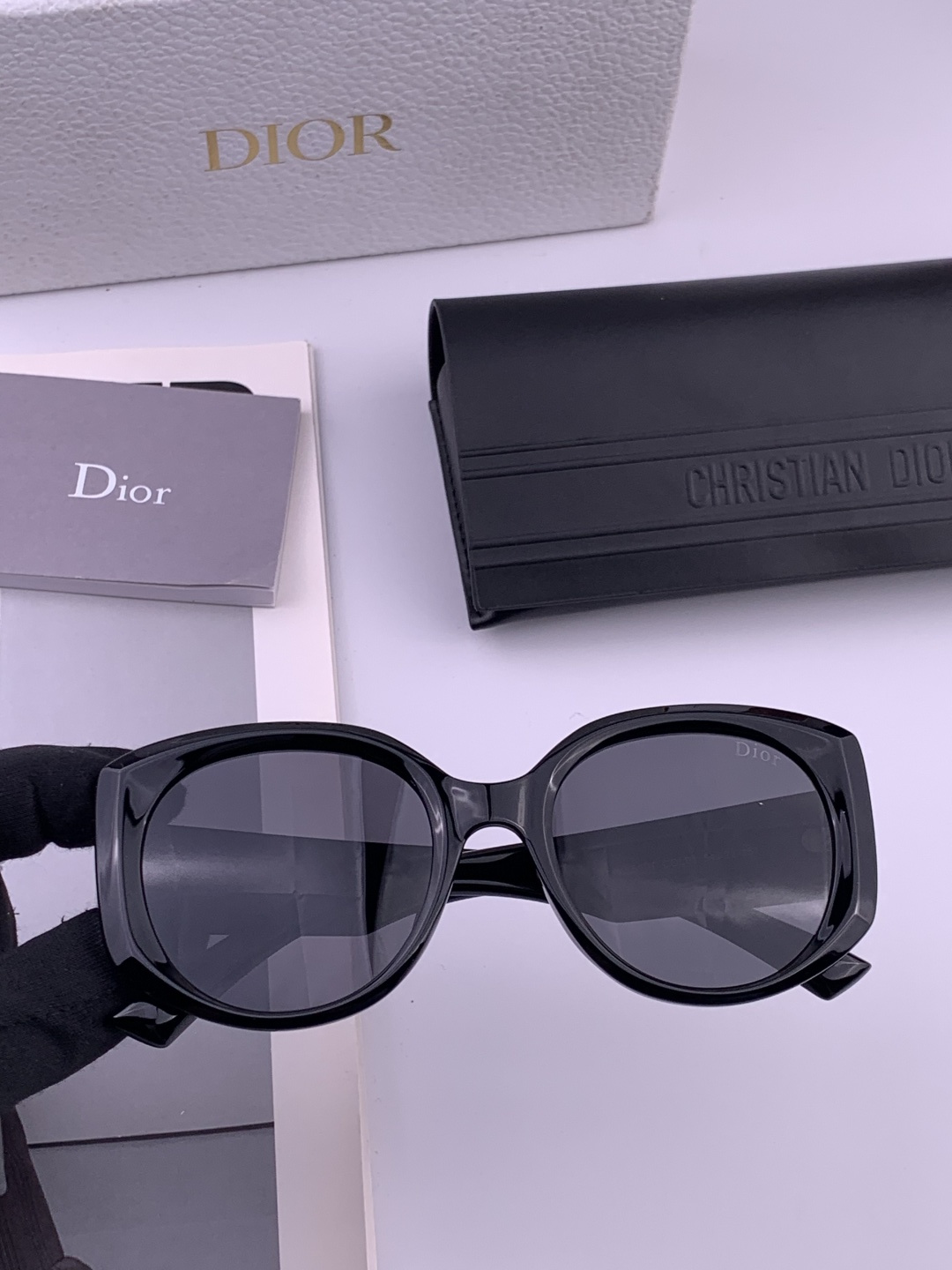 【DIOR】新款潮流爆款 时尚方框太阳镜 佩戴舒适 网红潮款墨镜  女士高清加厚偏光太阳镜🕶️ 🎉高品质