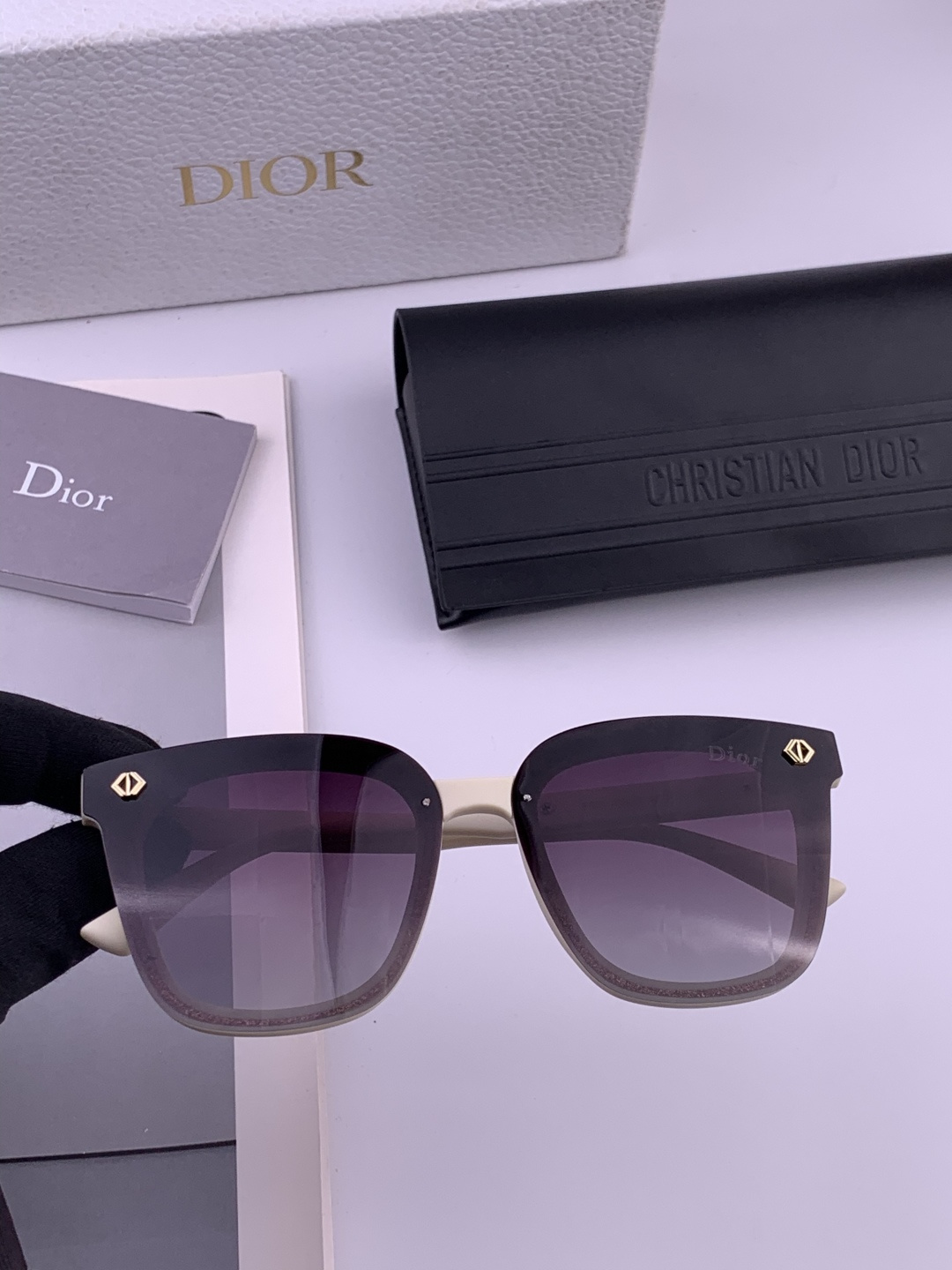 🔺 【DIOR-迪奥】开春新款 潮流爆款 时尚方框偏光太阳镜 高品质 佩戴舒适 网红潮款墨镜 女士高清偏