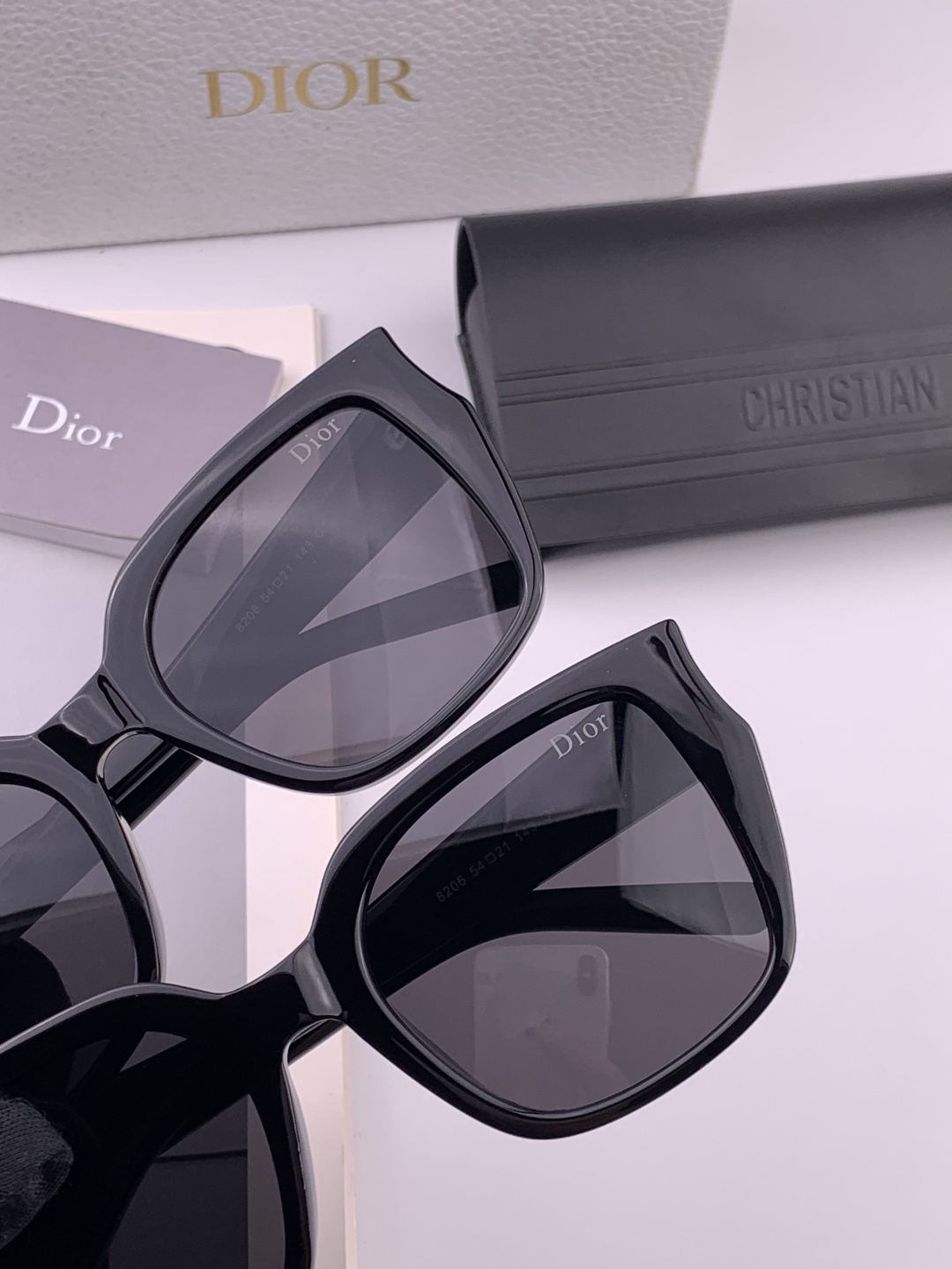 【DIOR】新款潮流爆款 时尚方框太阳镜 佩戴舒适 网红潮款墨镜  女士高清加厚偏光太阳镜🕶️ 🎉高品质