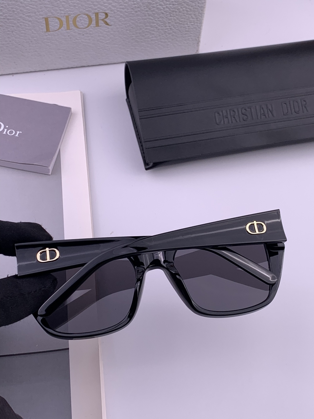 【DIOR】新款潮流爆款 时尚方框太阳镜 佩戴舒适 网红潮款墨镜  女士高清加厚偏光太阳镜🕶️ 🎉高品质