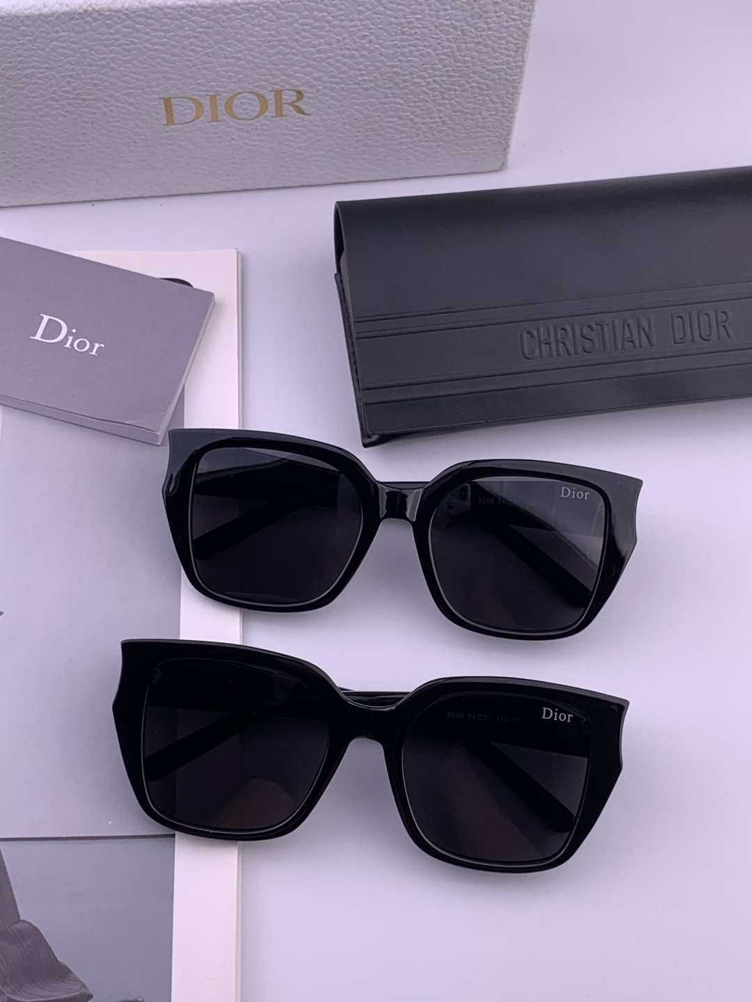 【DIOR】新款潮流爆款 时尚方框太阳镜 佩戴舒适 网红潮款墨镜  女士高清加厚偏光太阳镜🕶️ 🎉高品质