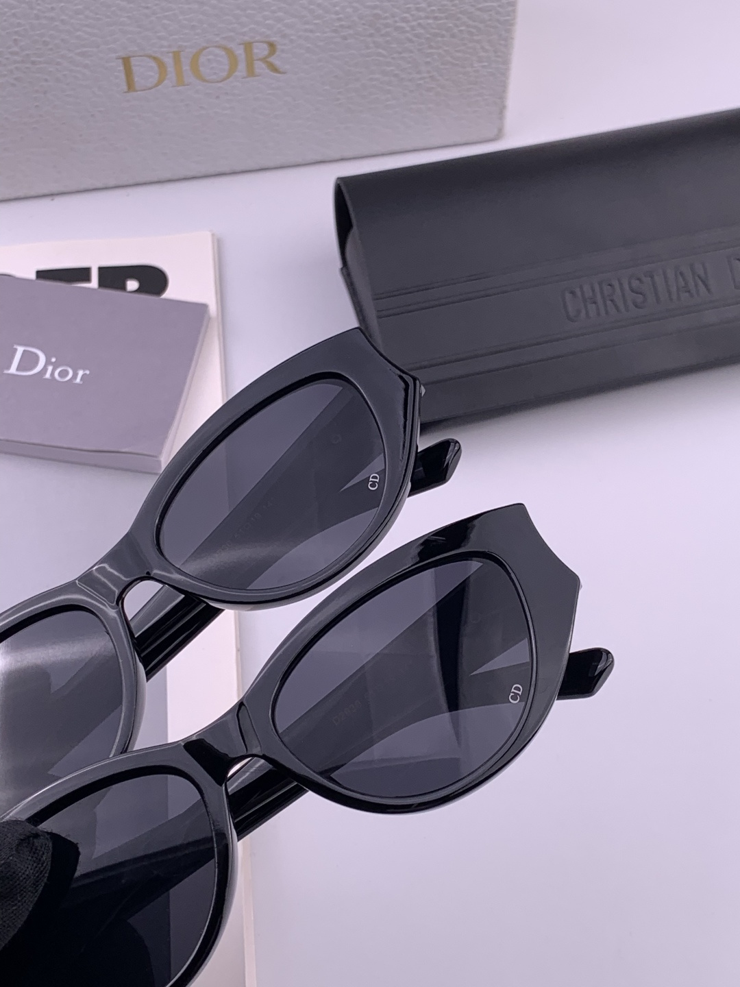🔺 【DIOR-迪奥】开春新款 潮流爆款 时尚太阳镜 高品质 佩戴舒适 网红潮款墨镜 型号：D0293