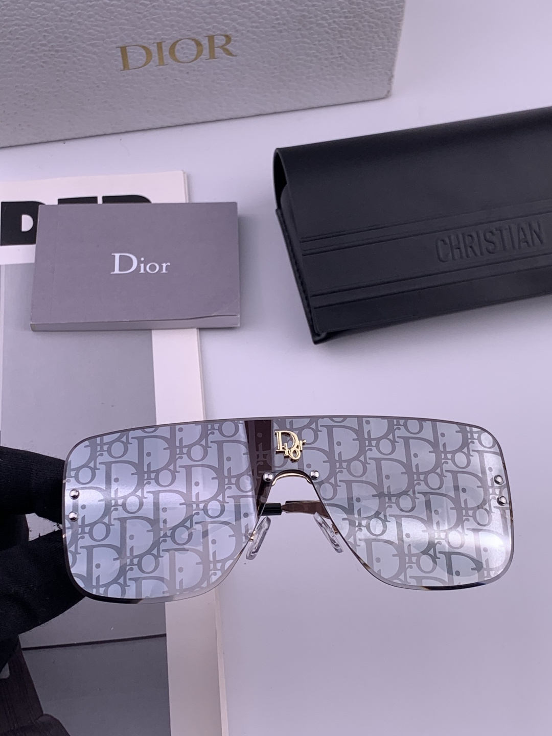 🔺 【DIOR-迪奥】开春新款 潮流爆款 时尚连体太阳镜 高品质 佩戴舒适 网红潮款墨镜 女士高清太阳镜