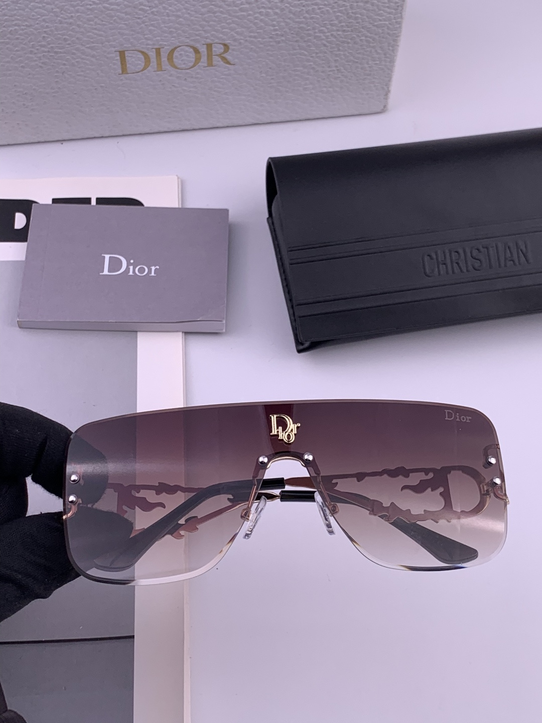 🔺 【DIOR-迪奥】开春新款 潮流爆款 时尚连体太阳镜 高品质 佩戴舒适 网红潮款墨镜 女士高清太阳镜