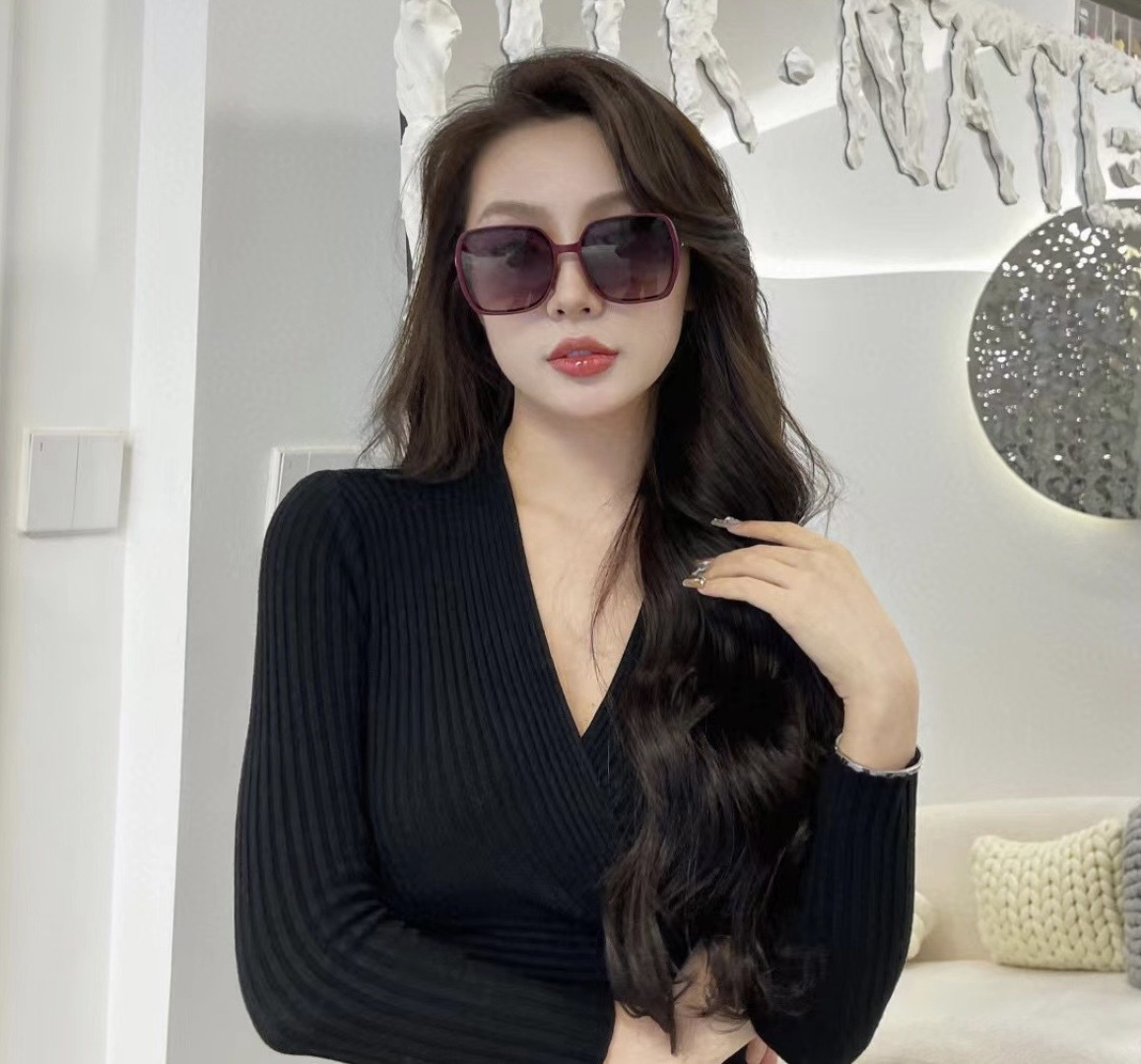 TR版本-偏光【独家大牌太阳镜无滤镜‼实拍上架 Dior官网最新发布新款太阳镜🕶，注意⚠我们是高清镜片，