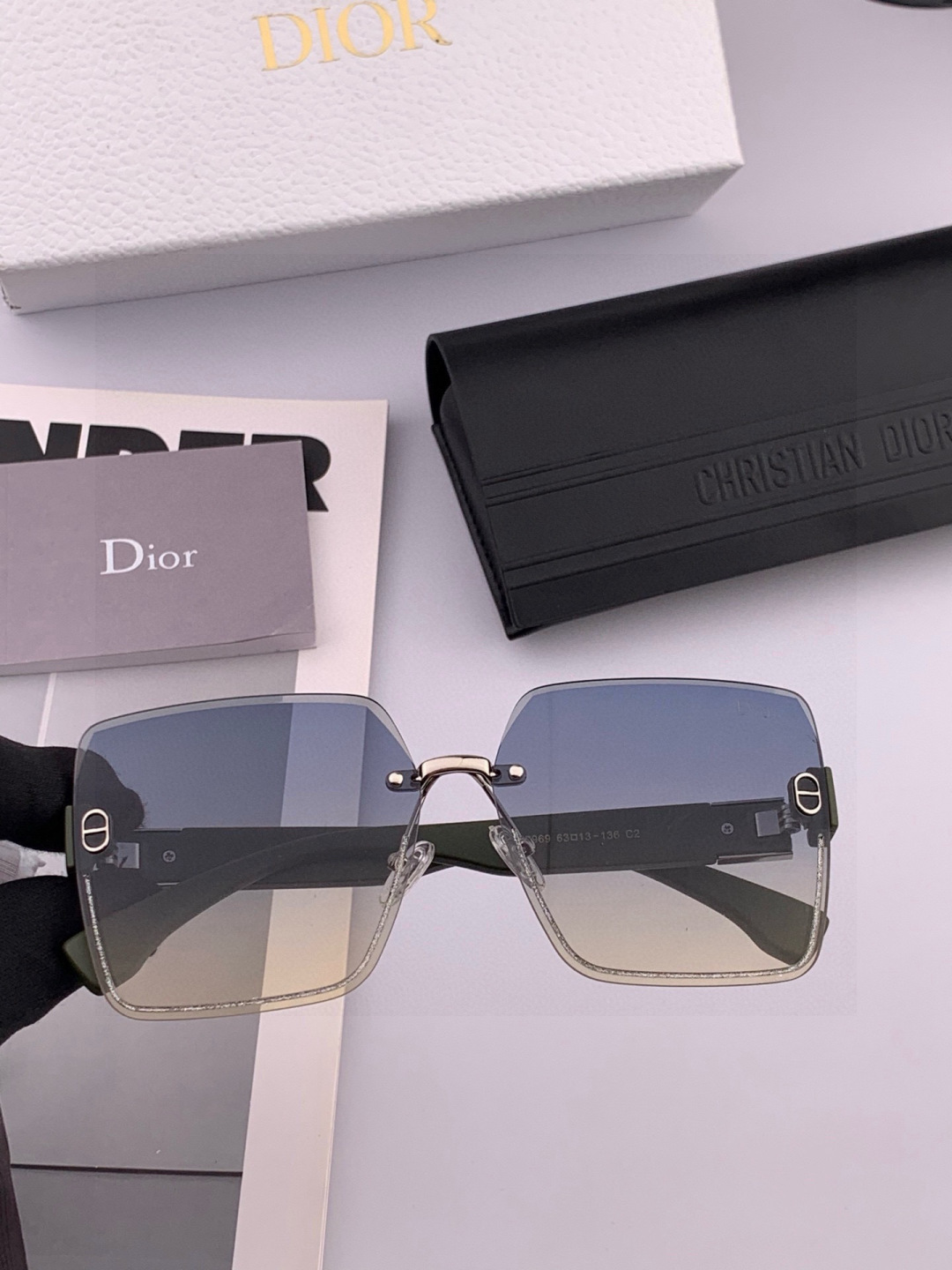 🔺 【DIOR-迪奥】开春新款 潮流爆款 时尚方框太阳镜 高品质 佩戴舒适 网红潮款墨镜 型号：D777