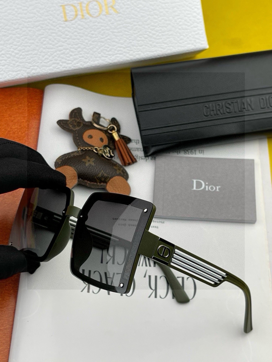 🔺 【DIOR-迪奥】开春新款 潮流爆款 时尚方框偏光太阳镜 高品质 佩戴舒适 网红潮款墨镜 型号：D1