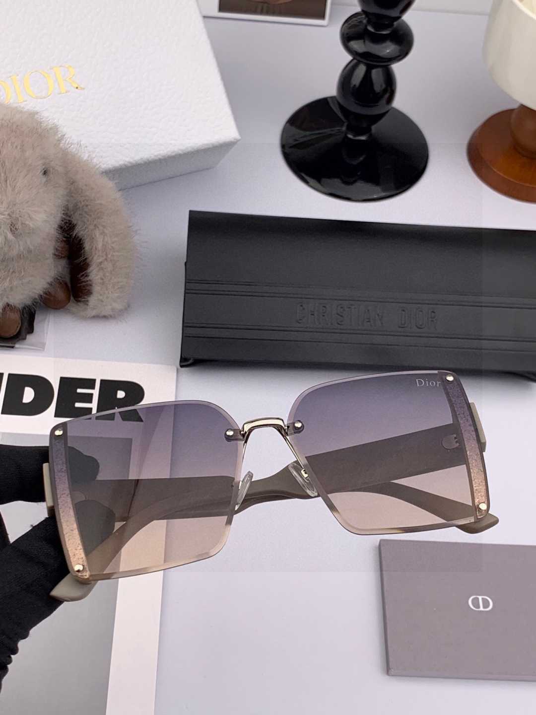 🔺 【DIOR-迪奥】开春新款 潮流爆款 时尚方框偏光太阳镜 高品质 佩戴舒适 网红潮款墨镜 女士高清尼