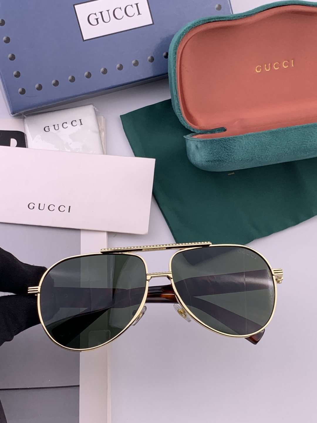 GUCC*。高品质男女款”太阳镜。 开车钓鱼都可。百搭显瘦墨镜韩版男士飞行员大框司机开车防紫外线太阳镜，