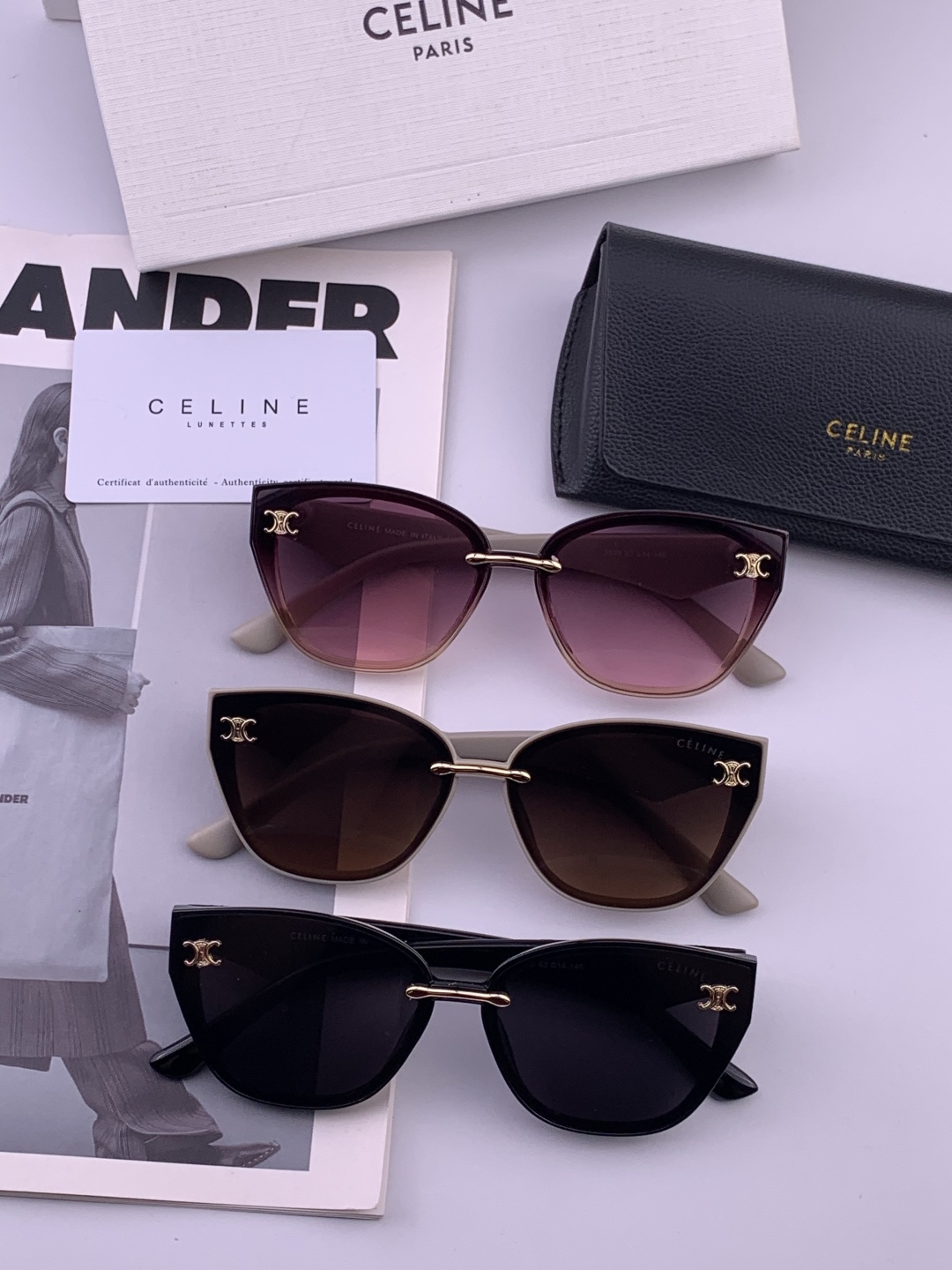 🌷🌷瑟琳新款到货🆕🆕[酷][酷]高品质 2⃣️色潮品[强][强]大框型太阳镜➕简约logo装饰！太阳镜，