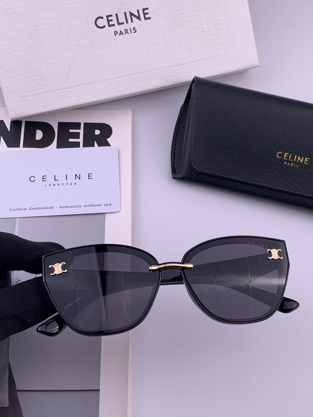 🌷🌷瑟琳新款到货🆕🆕[酷][酷]高品质 2⃣️色潮品[强][强]大框型太阳镜➕简约logo装饰！太阳镜，