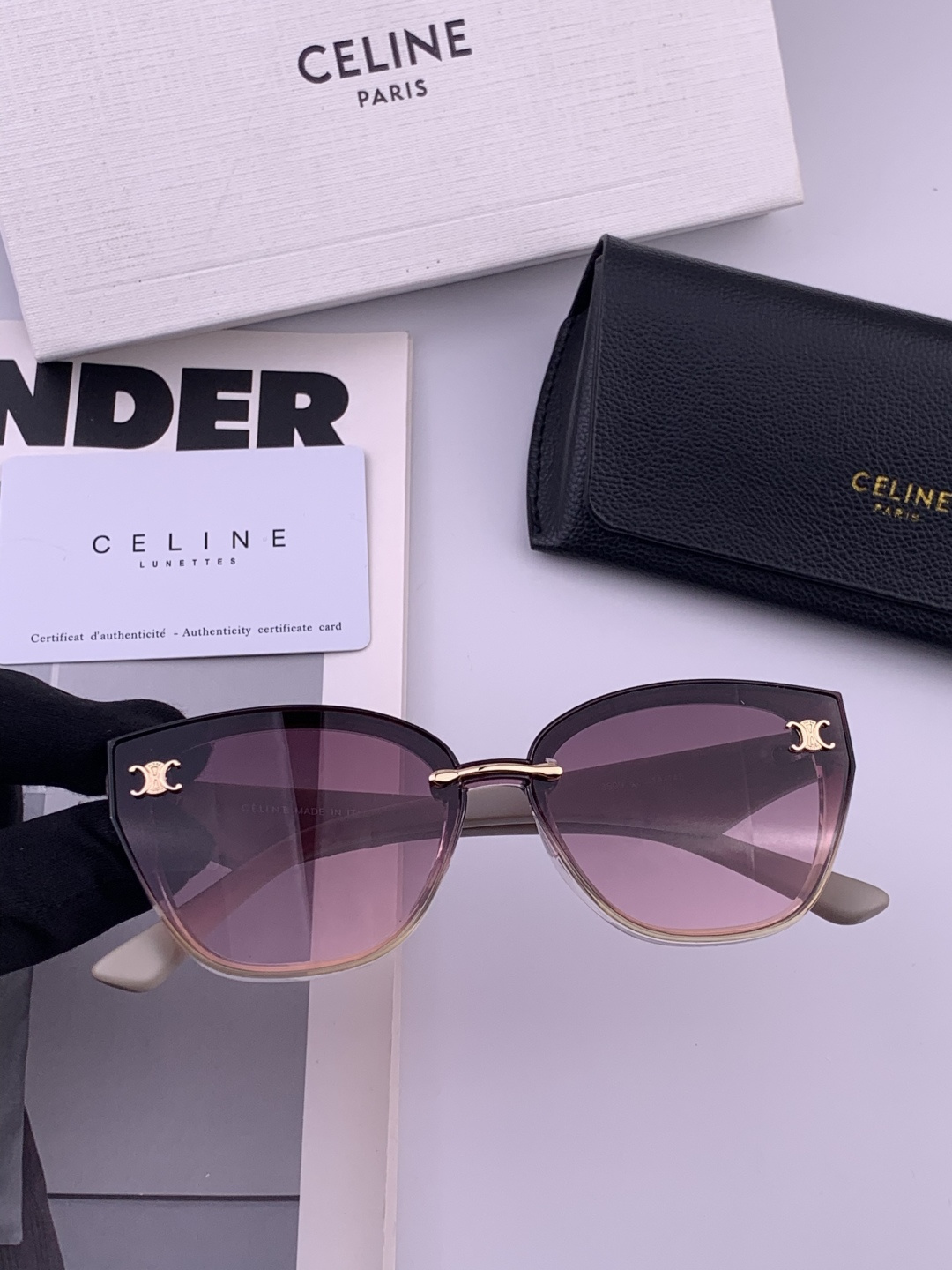 🌷🌷瑟琳新款到货🆕🆕[酷][酷]高品质 2⃣️色潮品[强][强]大框型太阳镜➕简约logo装饰！太阳镜，