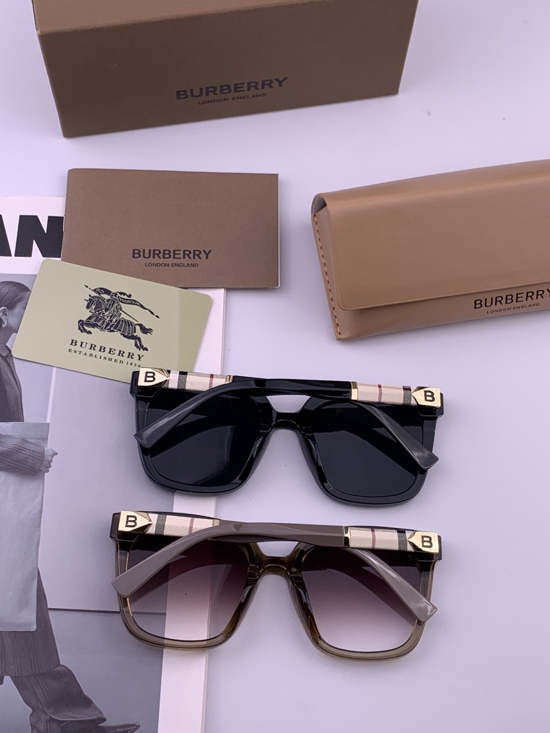 🎈原版出货 巴宝莉网红超爆款💙经典奢华全球风[强][酷][亲亲] 时尚方框太阳镜[得意] 气质非凡😄 经