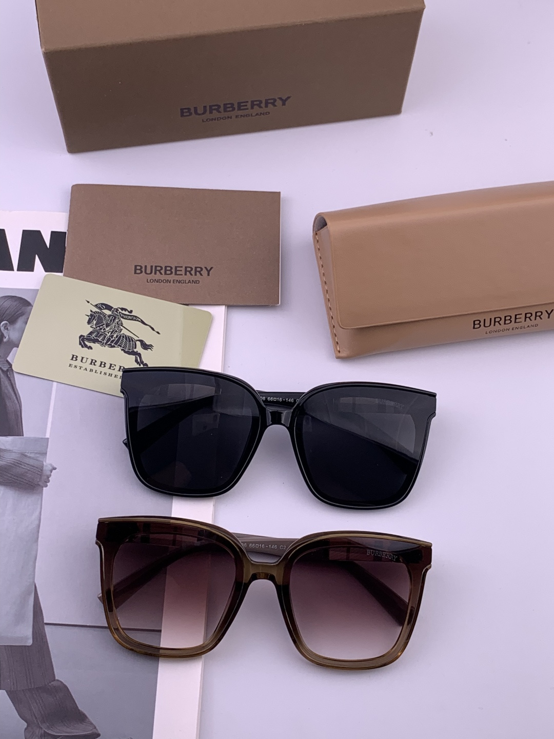 🎈原版出货 巴宝莉网红超爆款💙经典奢华全球风[强][酷][亲亲] 时尚方框太阳镜[得意] 气质非凡😄 经