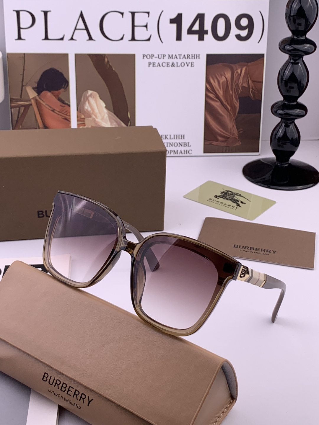 🎈原版出货 巴宝莉网红超爆款💙经典奢华全球风[强][酷][亲亲] 时尚方框太阳镜[得意] 气质非凡😄 经