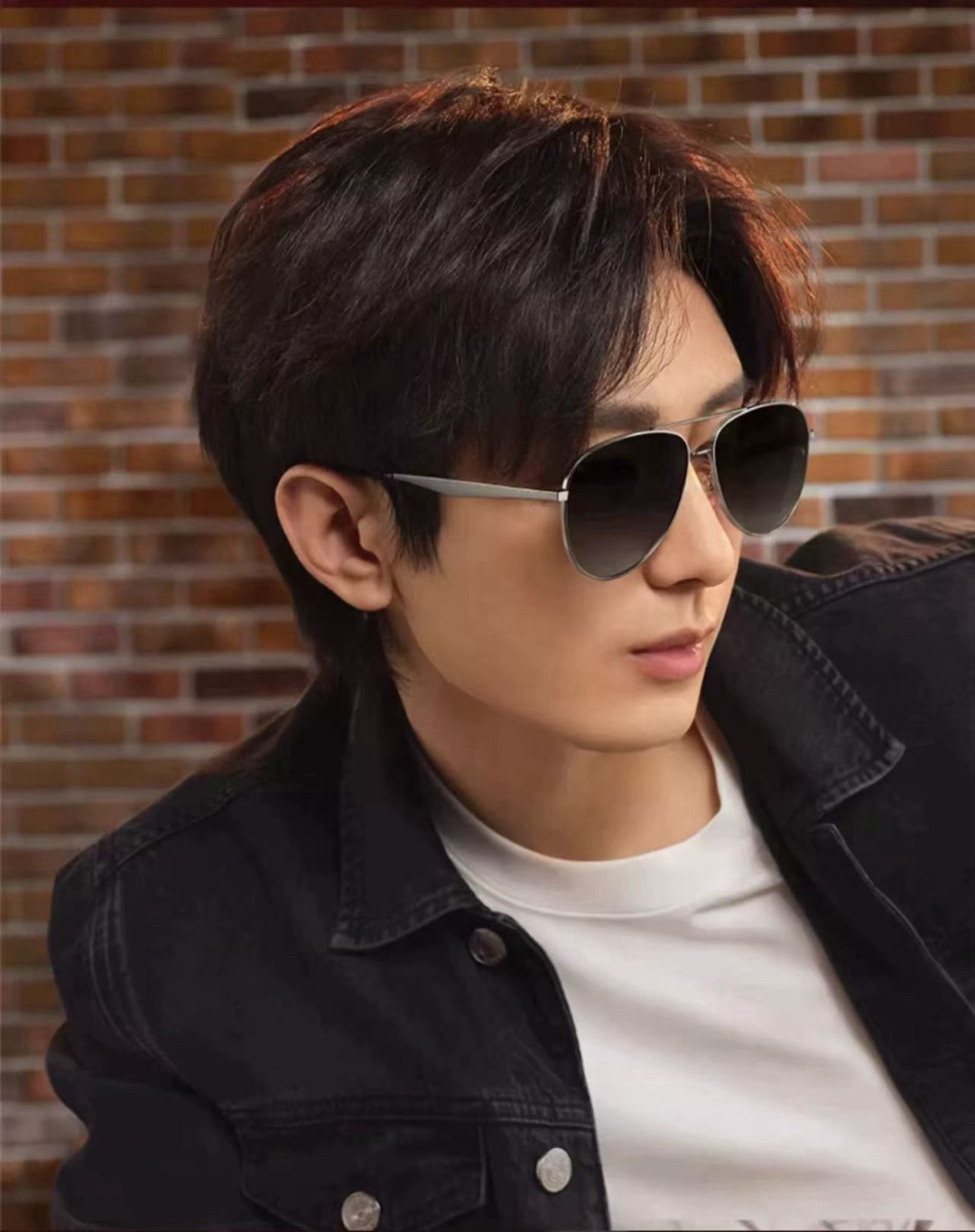 Gucci 。 高品质男女款墨镜 👍 进口宝丽来偏光镜片 。蛤蟆镜 开车钓鱼都可 。百搭显瘦墨镜韩版男士
