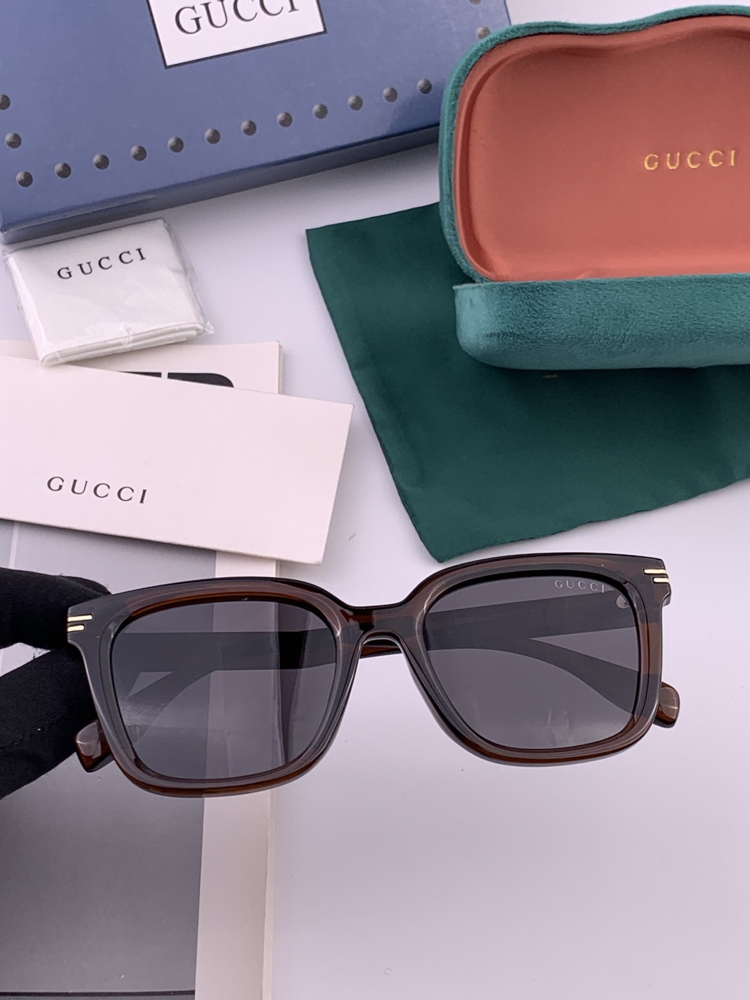 🔺 【GUCCI】开春新款 潮流爆款 时尚方框偏光太阳镜 高品质 佩戴舒适 网红潮款墨镜 女士高清尼龙偏