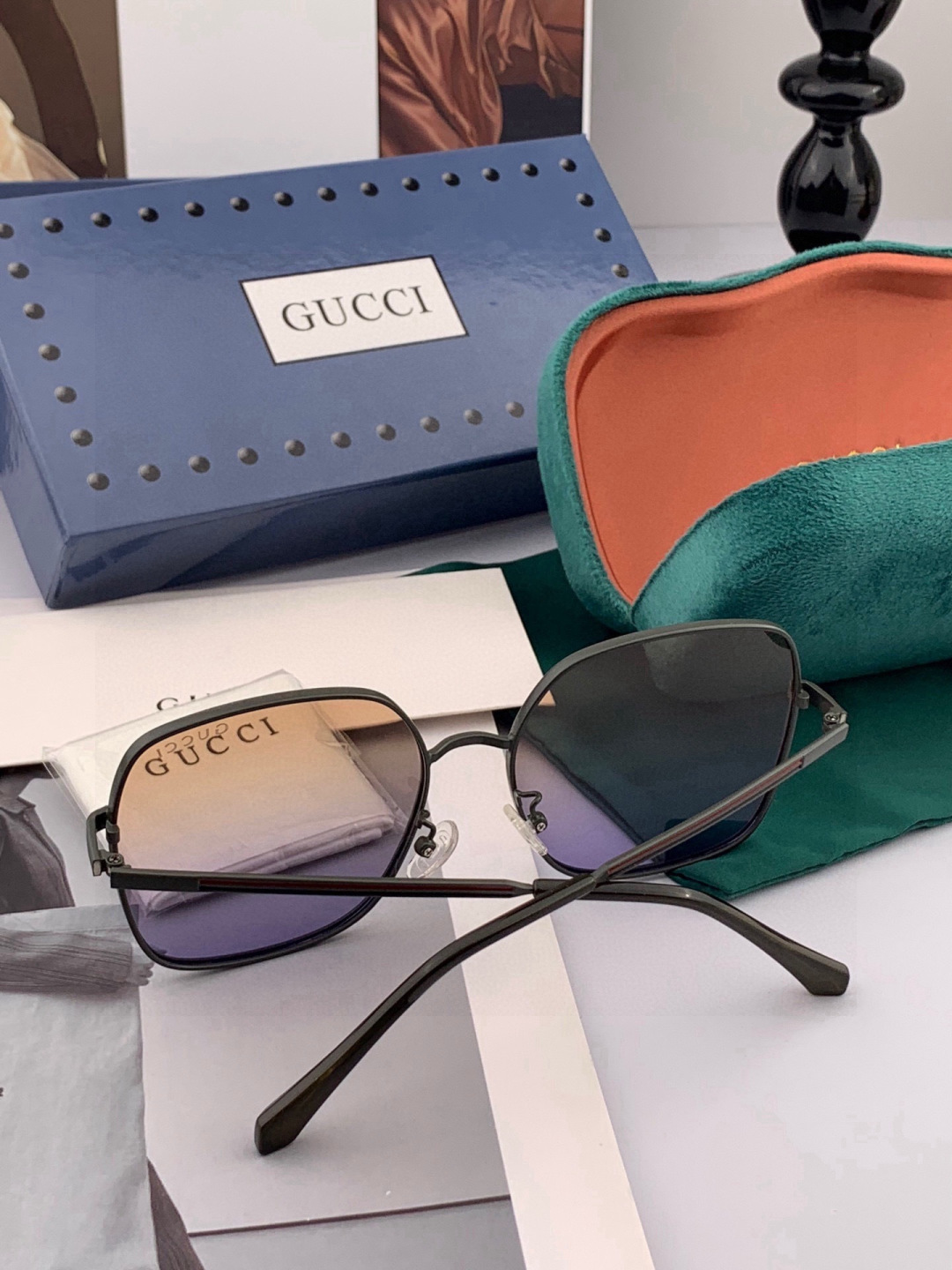 GUCCI 开春新款 最新款方框太阳镜 各路网红纷纷带起气场满分‼️ 俏皮甜美.上脸效果更佳.金属质感超