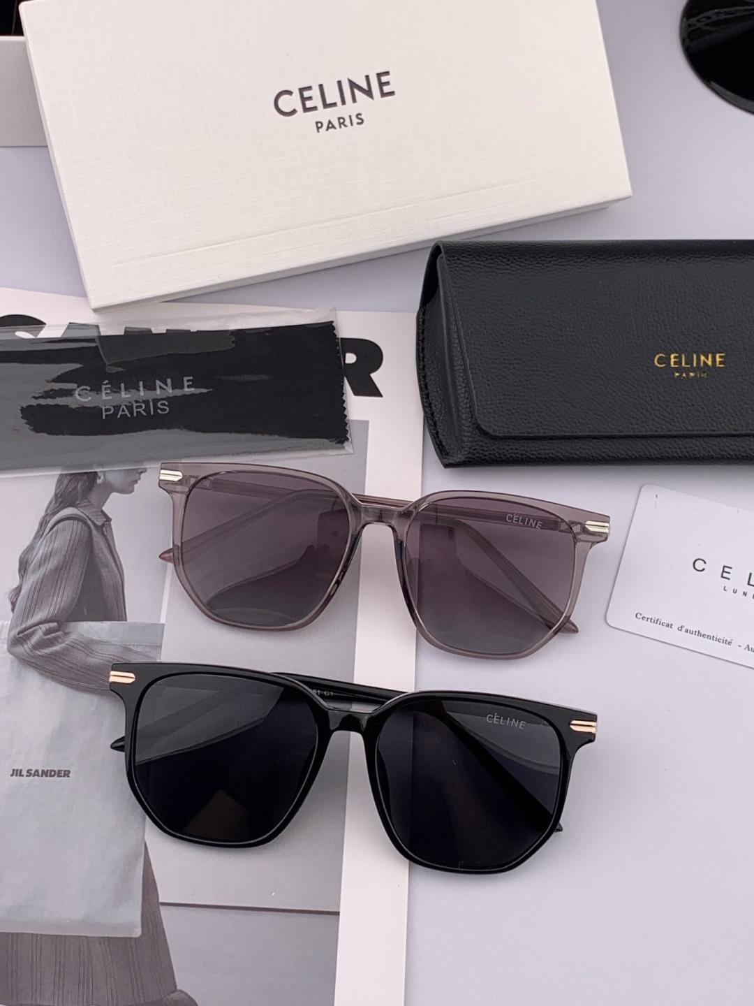 🌷🌷瑟琳新款到货🆕🆕TR材制作而成[酷][酷]高品质 2️⃣色潮品[强][强]大框型太阳镜➕简约logo