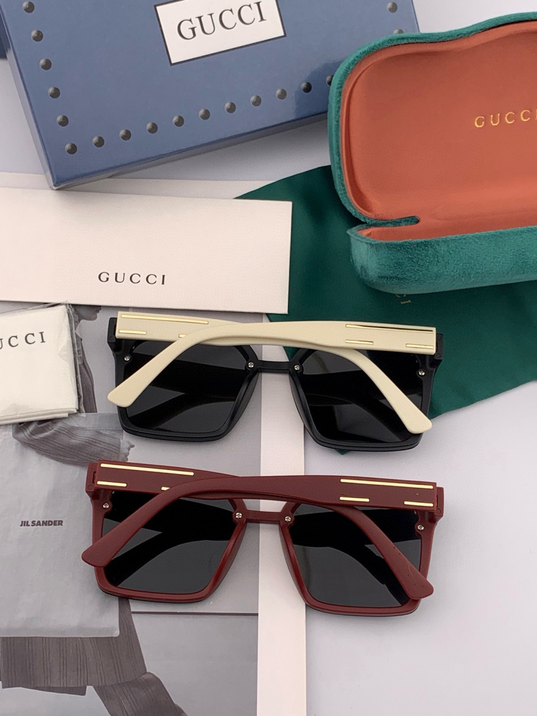 Gucci 经典的方框设计，不挑脸型，无论搭配大衣还是连衣裙都非常显气质尼龙偏光镜片预防紫外线 型号：G