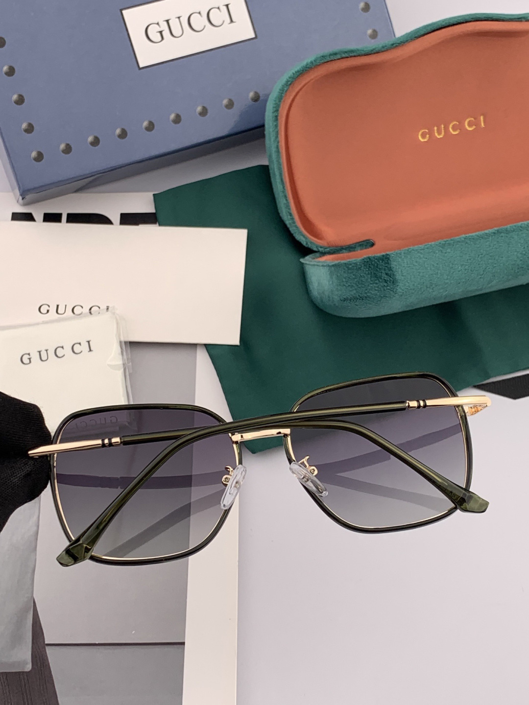 GUCCI 开春新款太阳镜 各路网红纷纷带起气场满分‼️ 俏皮甜美.上脸效果更佳.金属质感超好 型号：G