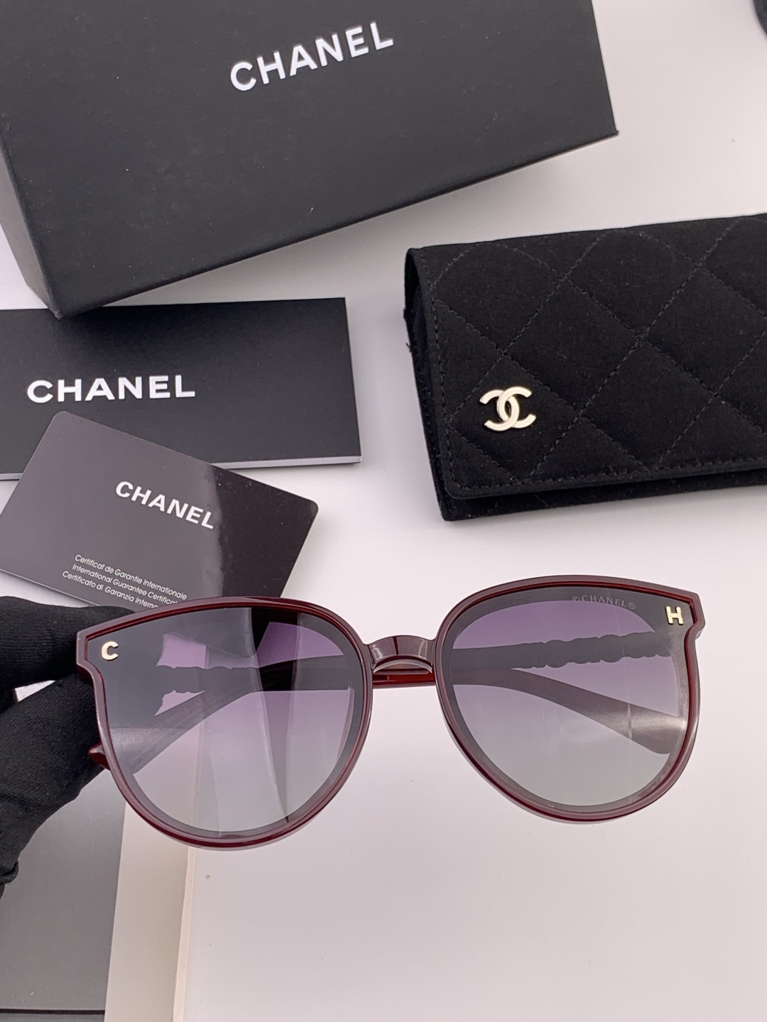 🔺CHANEL🔻官方早春新款，众多明星同款[色]香奈儿‼️‼️新款珍珠大框偏光墨镜 ，🌈🌈宝丽来超清偏光