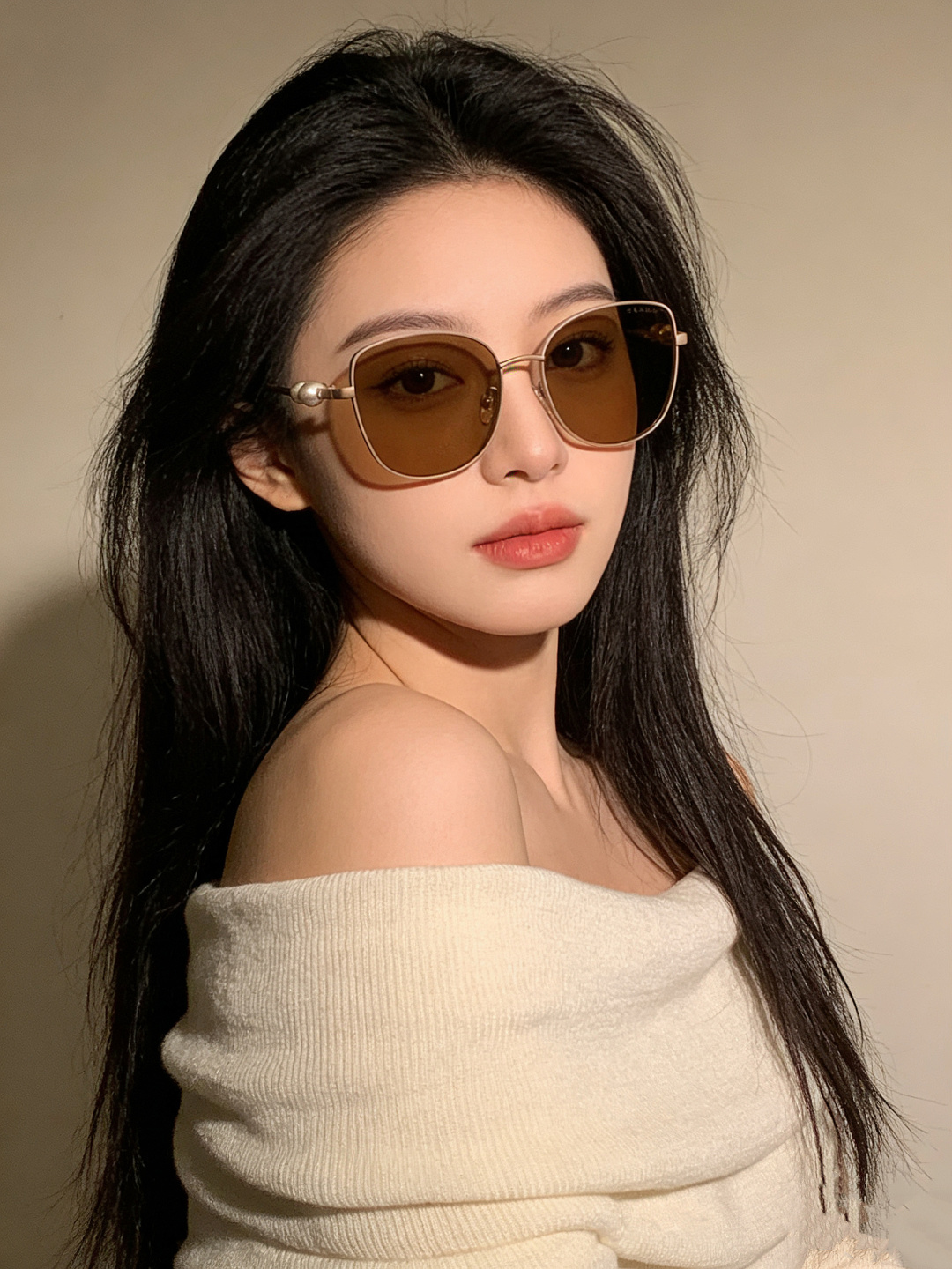 NO:767357,CHANEL's official early spring new style, many stars have the same style [color] Chanel's new pearl large frame polarized sunglasses, Polaroid ultra-clear polarized sunglasses model CH5759 glasses, sunglasses, sunglasses, glasses, chanel, chanel19860909CHANEL官方早春新款,众多明星同款[色]香奈儿新款珍珠大框偏光墨镜 ,宝丽来超清偏光太阳镜型号CH5759眼镜墨镜太阳镜,眼镜,chanel,chanel,glasses