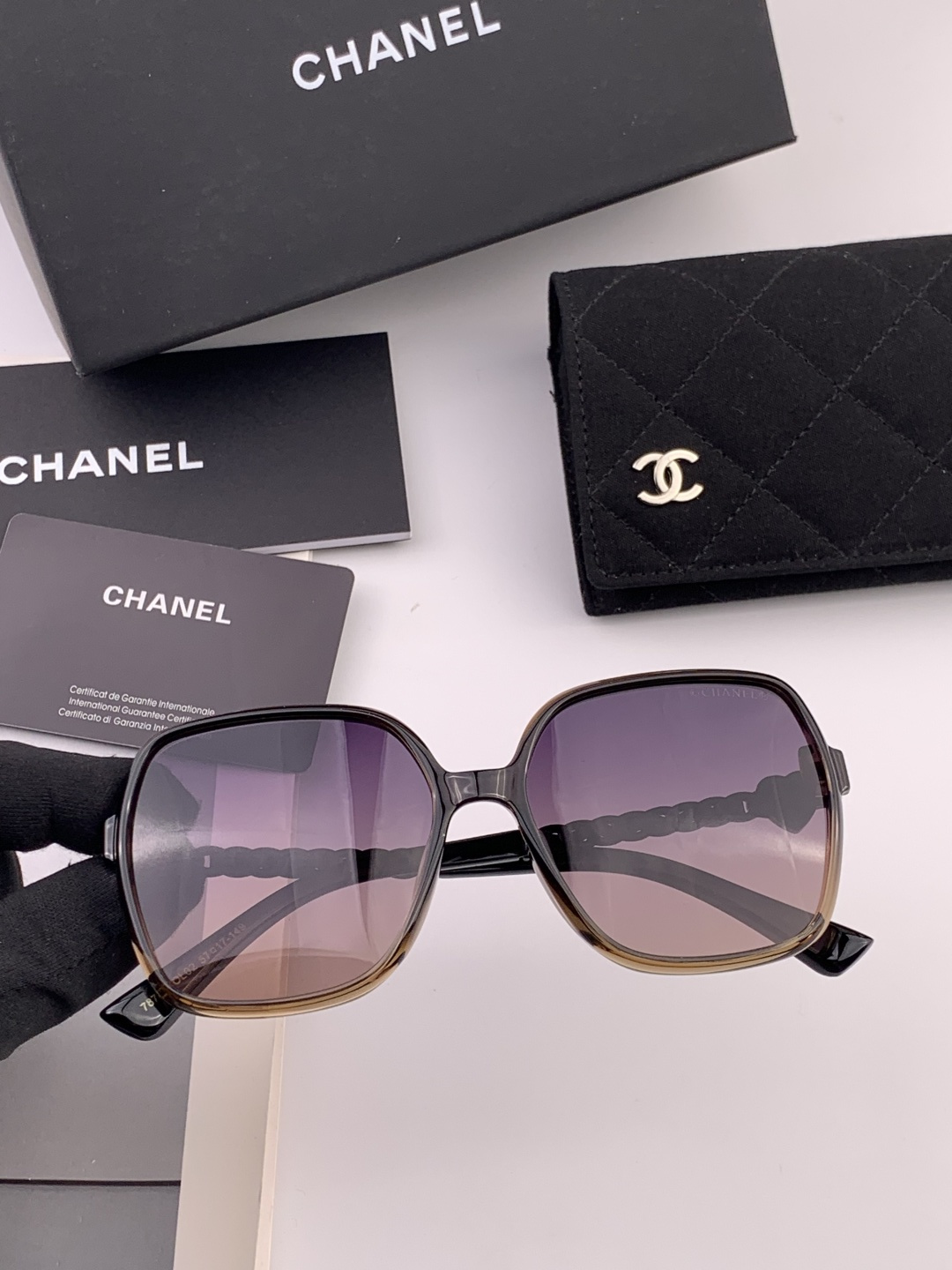 【CHANEL】香奈儿 新款潮流爆款 时尚方框太阳镜 佩戴舒适 网红潮款墨镜 女士高清加厚偏光太阳镜🕶️