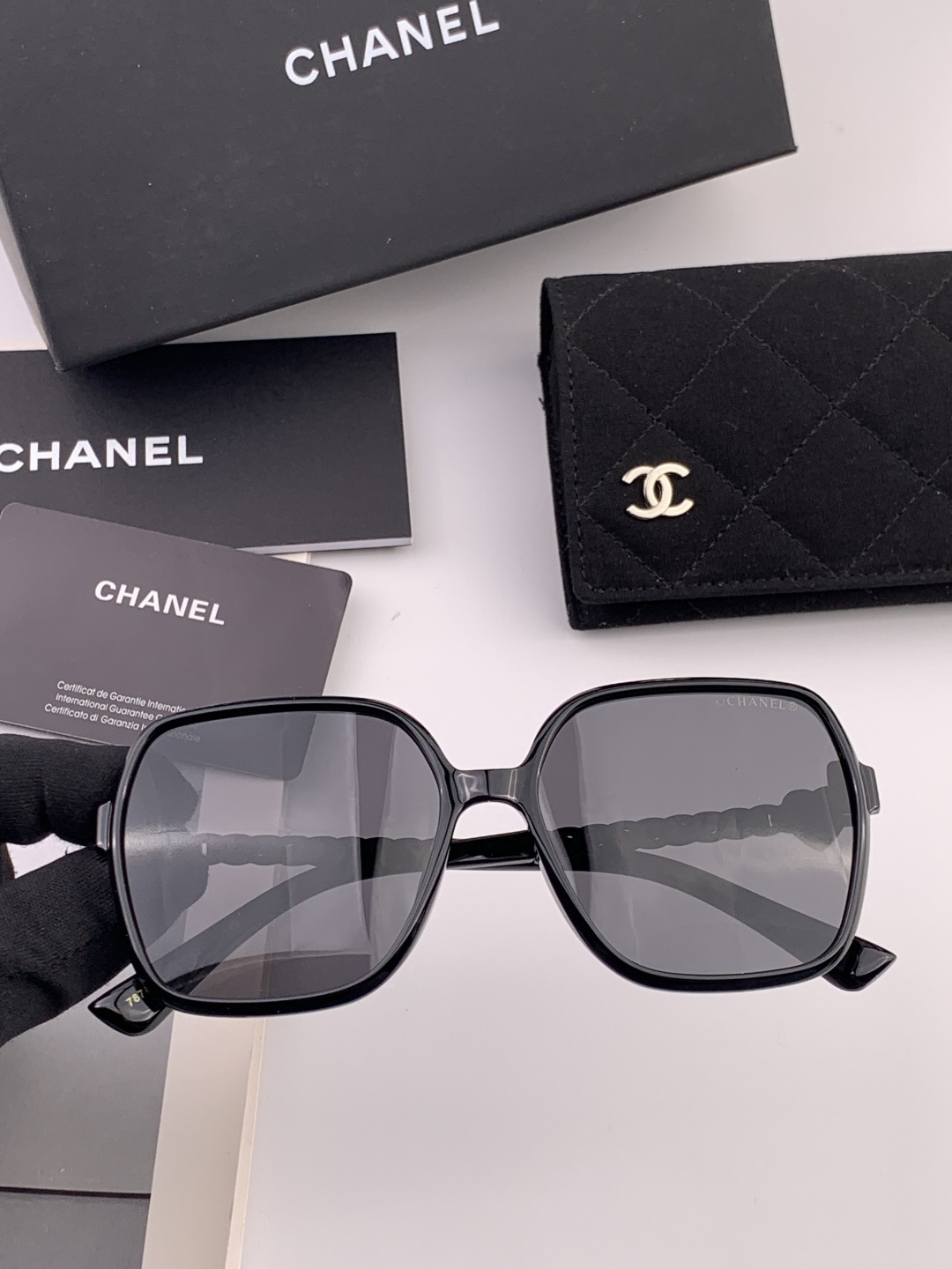 【CHANEL】香奈儿 新款潮流爆款 时尚方框太阳镜 佩戴舒适 网红潮款墨镜 女士高清加厚偏光太阳镜🕶️